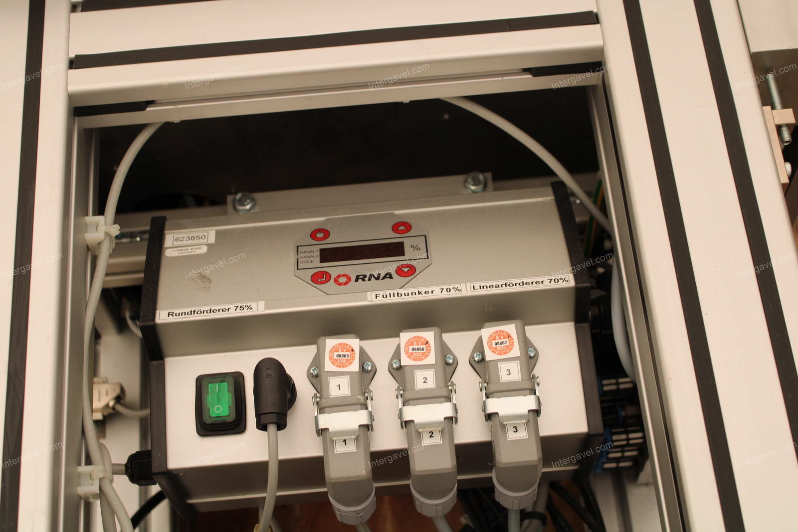 Bontott szerelő munkahely TS 80-as Stäubli robottal 31