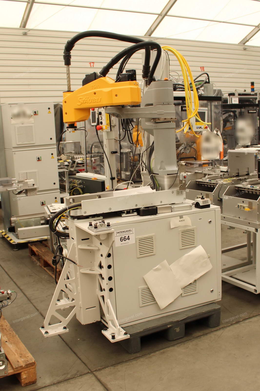 Bontott szerelő munkahely TS 80-as Stäubli robottal 4