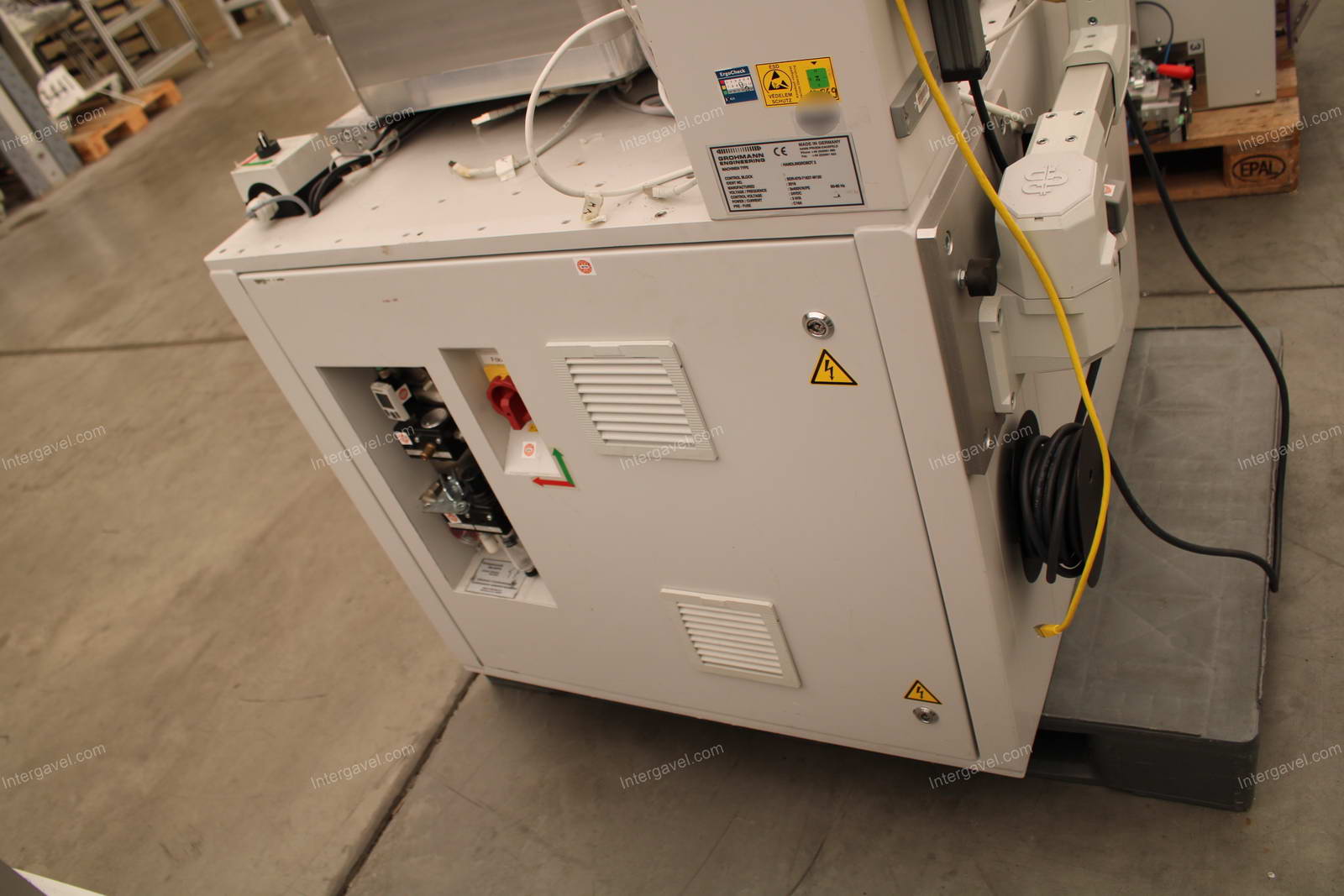 Bontott szerelő munkahely TS 80-as Stäubli robottal 17