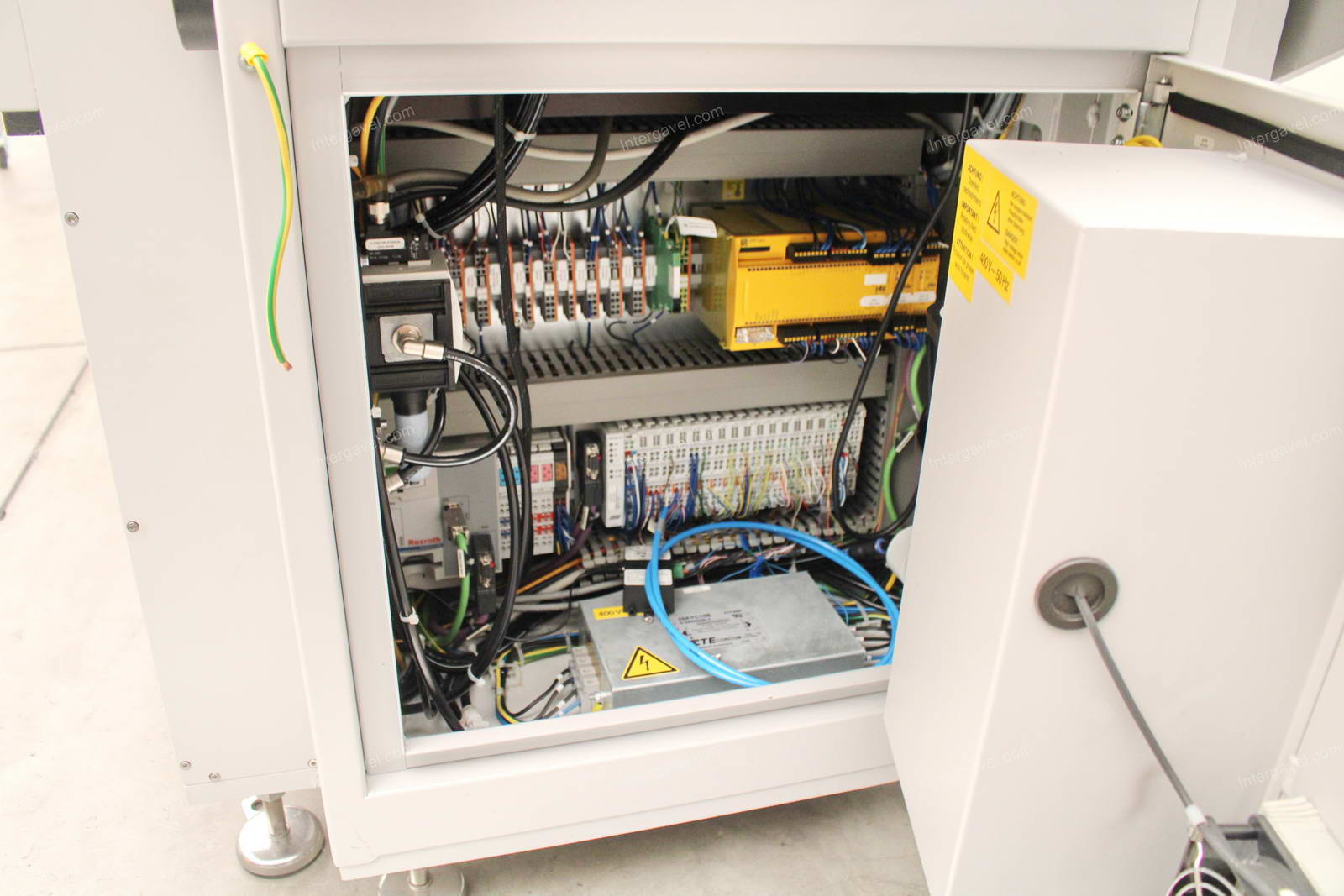 Bontott szerelő munkahely 14