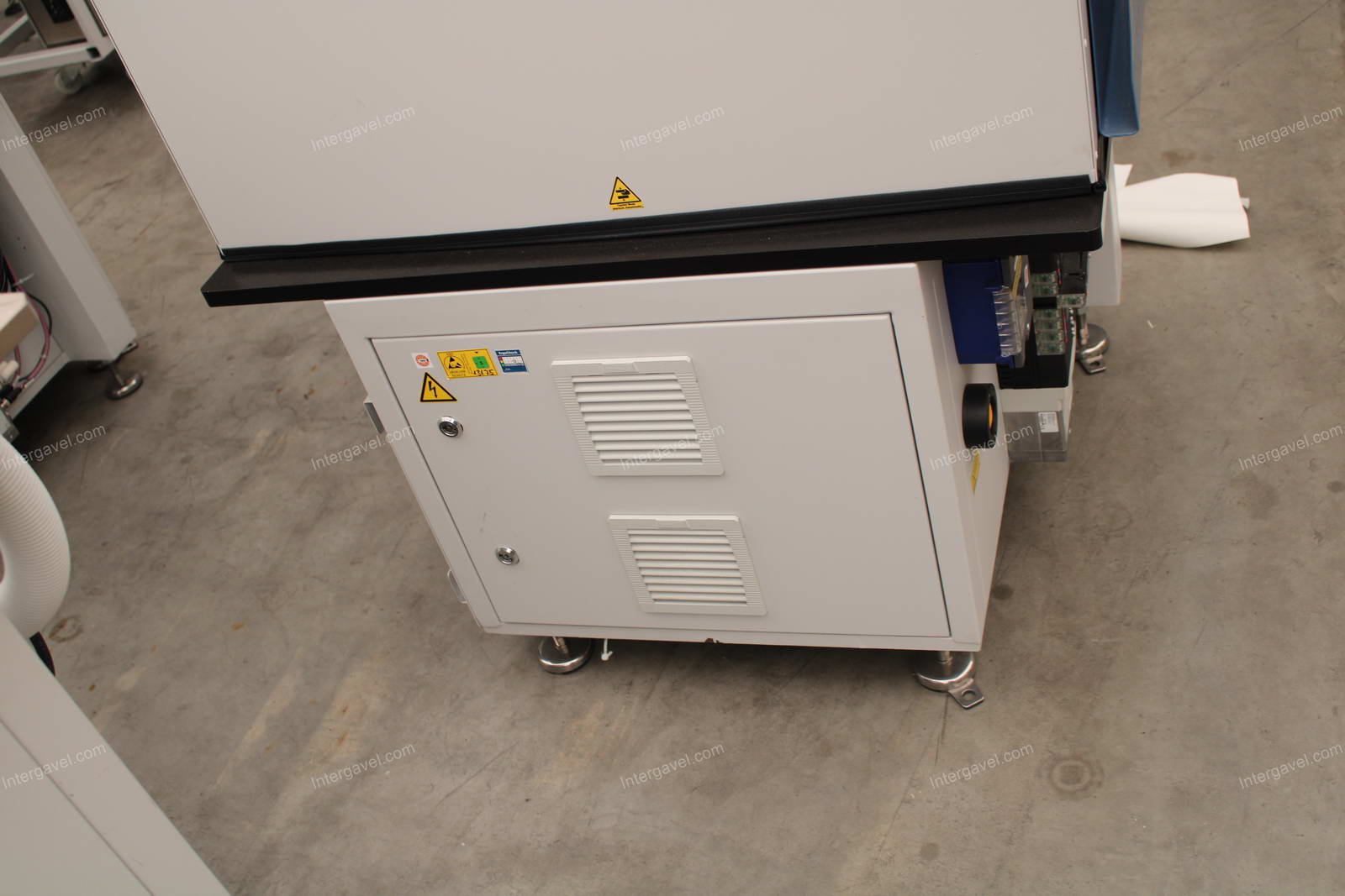 Bontott szerelő munkahely 17