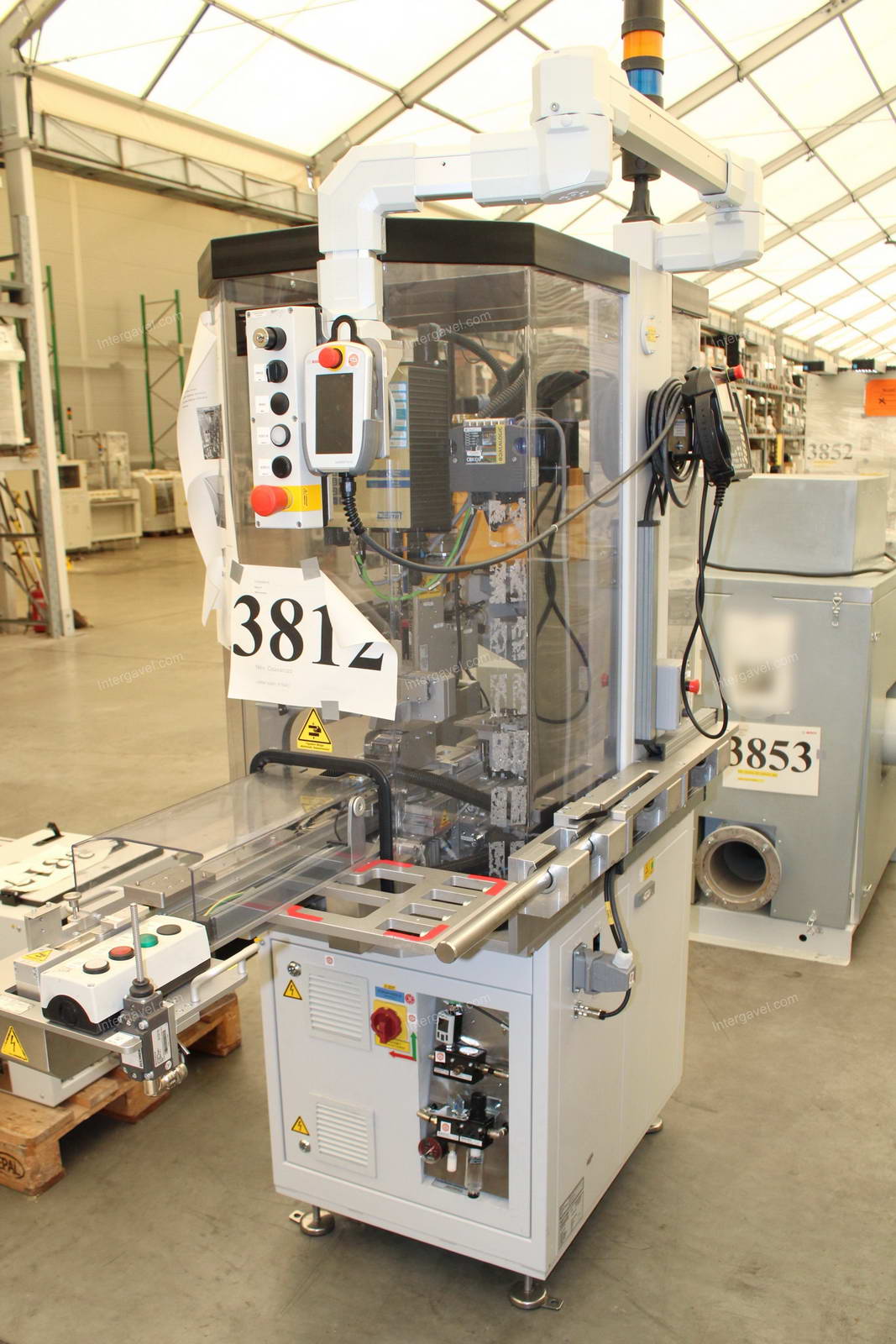 Bontott szerelő munkahely TS 40-es Stäubli robottal 3