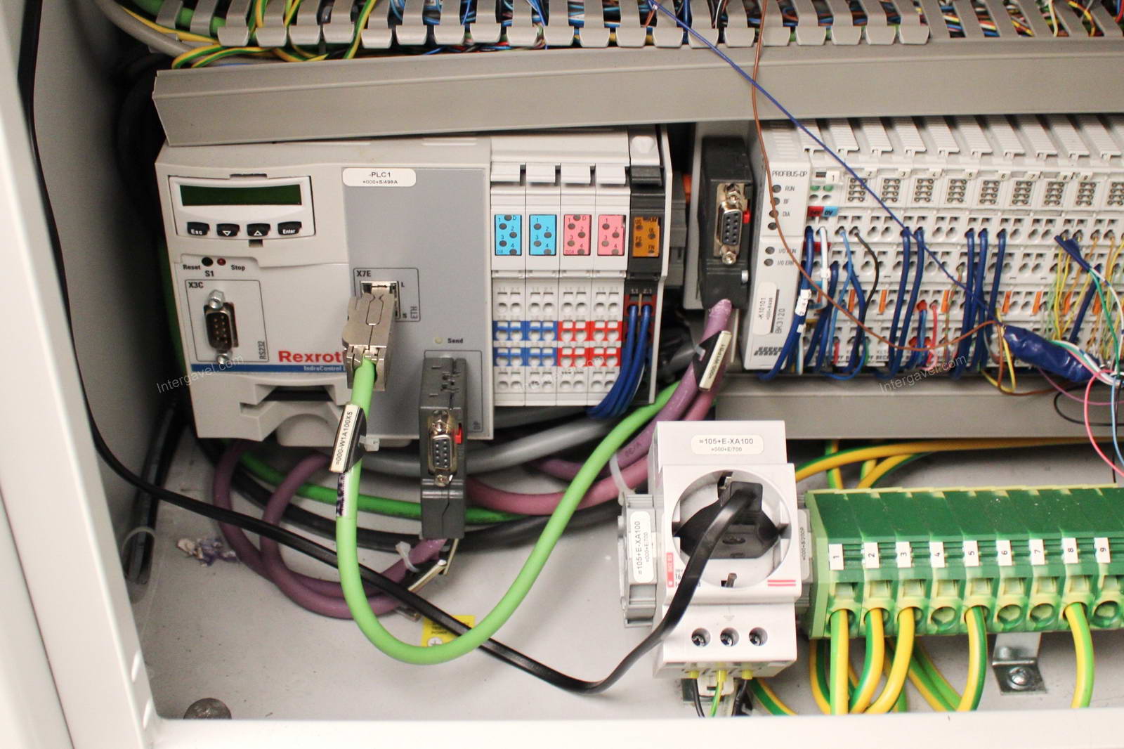 Bontott szerelő munkahely TS 40-es Stäubli robottal 19