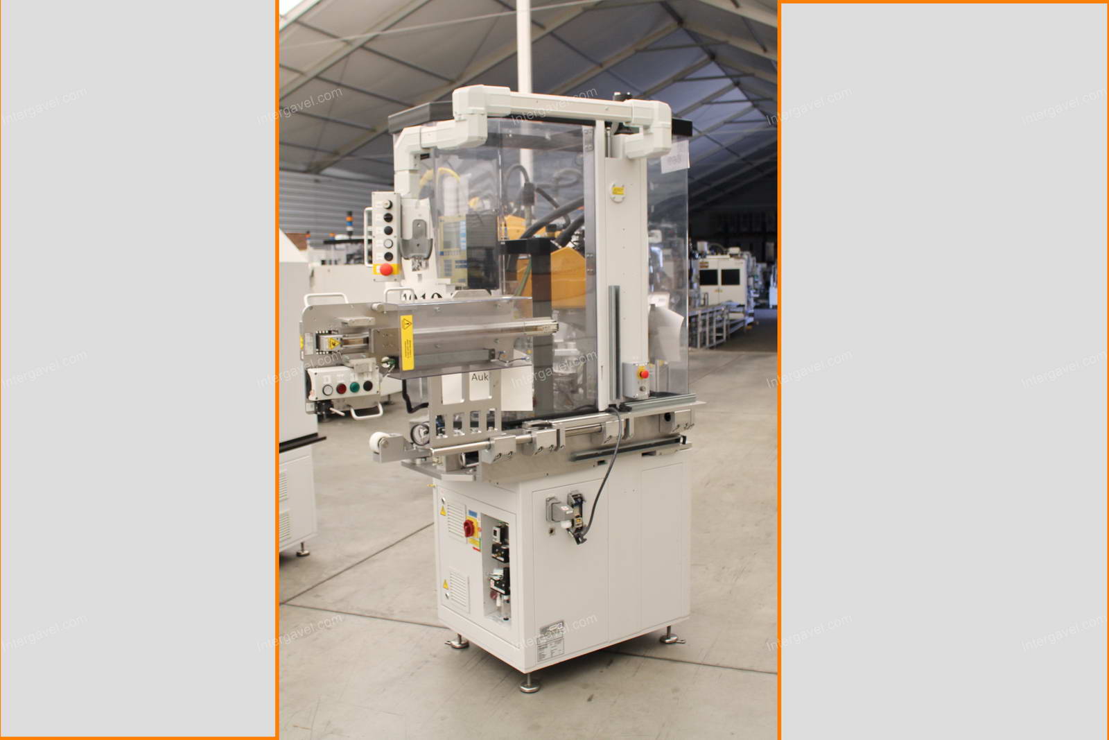 Bontott szerelő munkahely TS 40-es Stäubli robottal 3