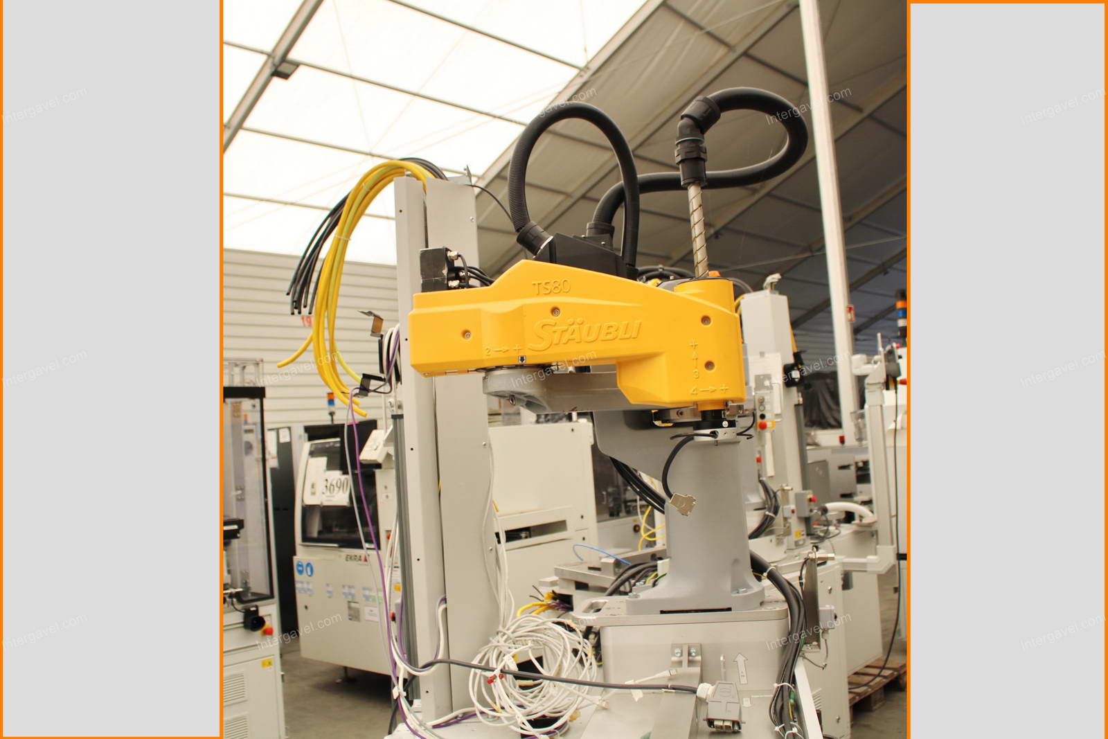 Bontott szerelő munkahely TS 80-as Stäubli robottal 3