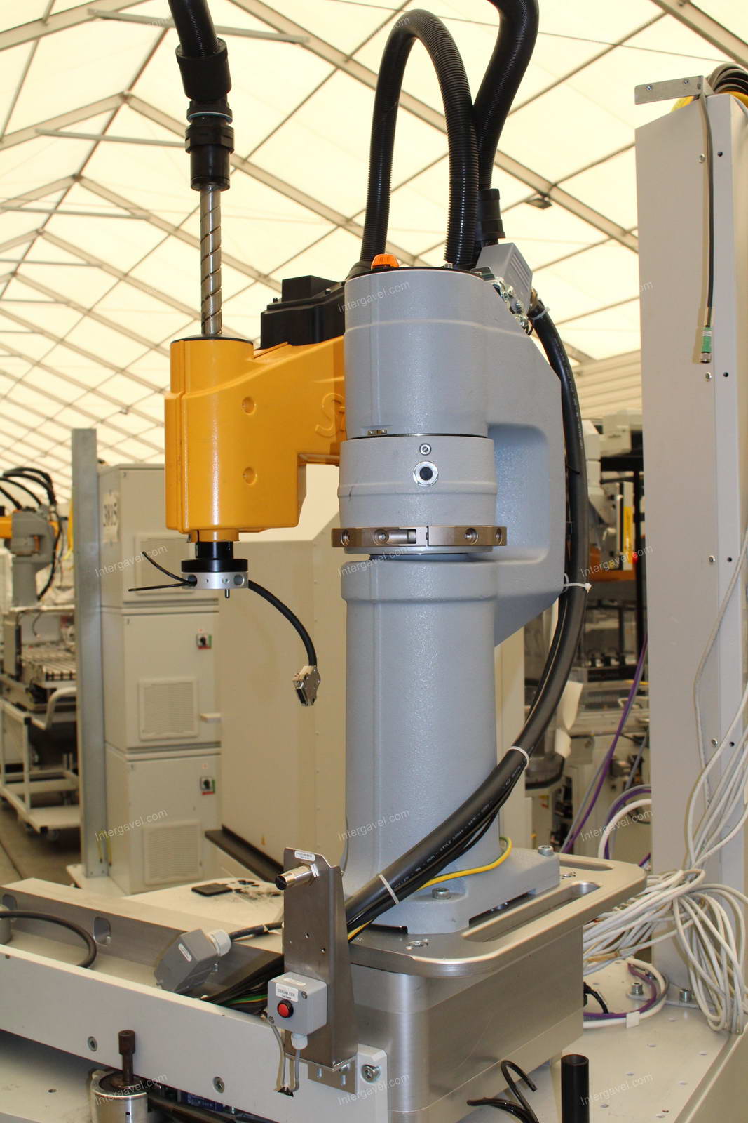 Bontott szerelő munkahely TS 80-as Stäubli robottal 6