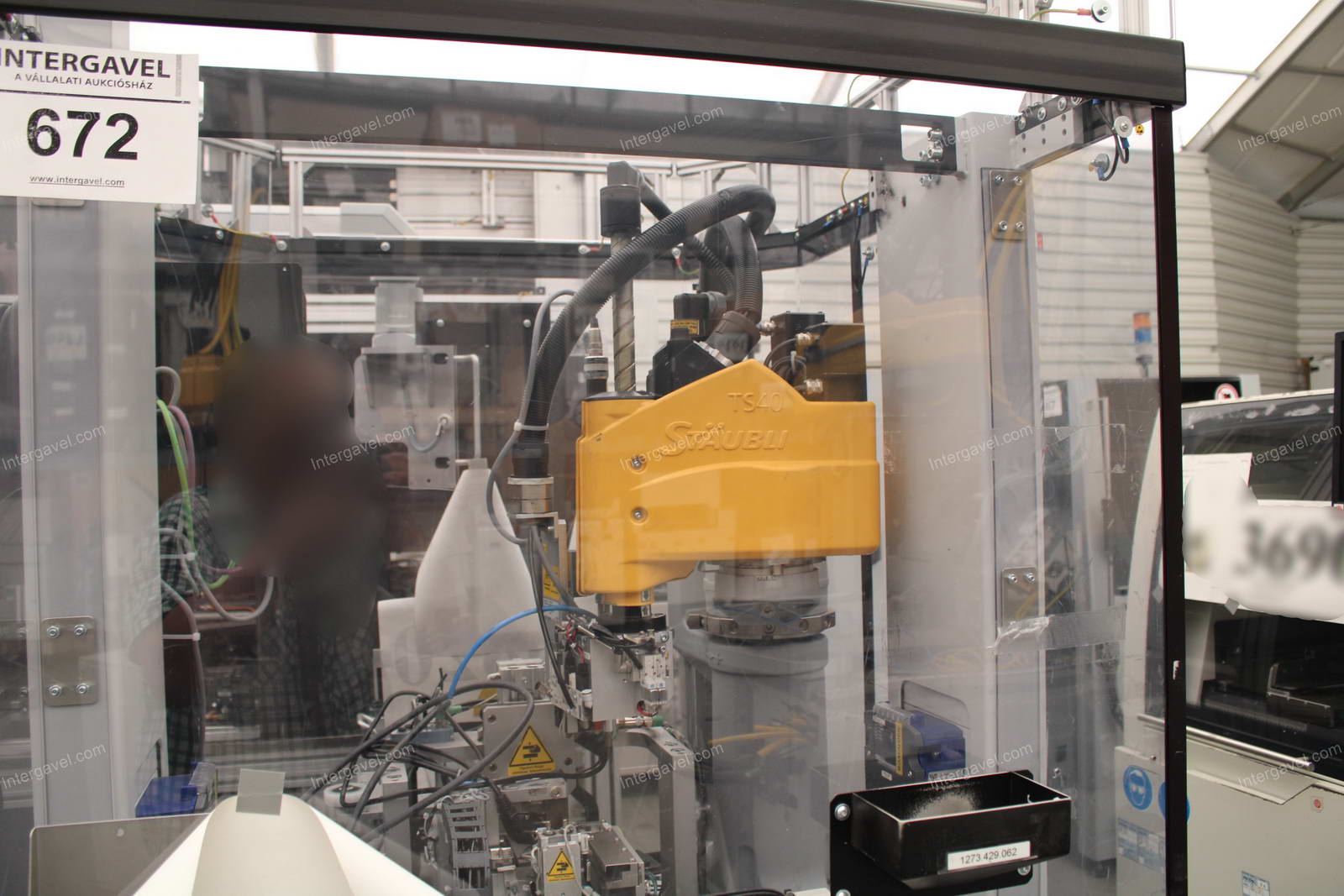 Bontott szerelő munkahely TS 40-es Stäubli robottal 7