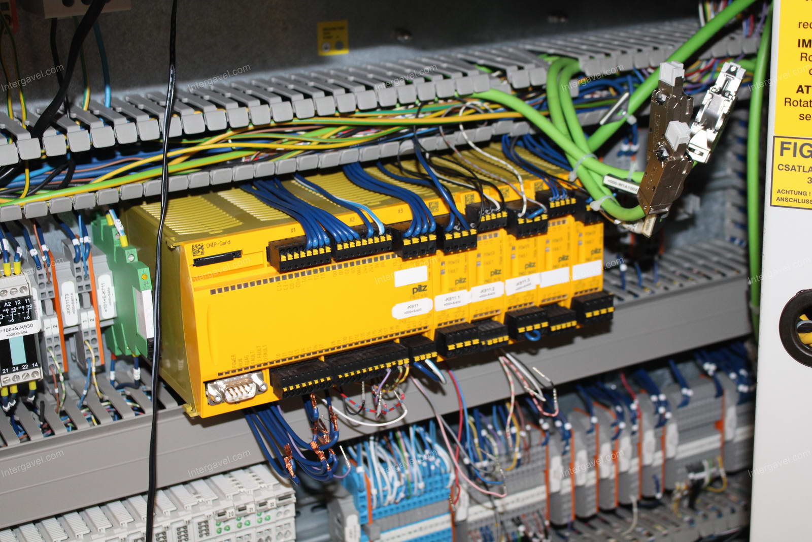 Bontott szerelő munkahely TS 40-es Stäubli robottal 23