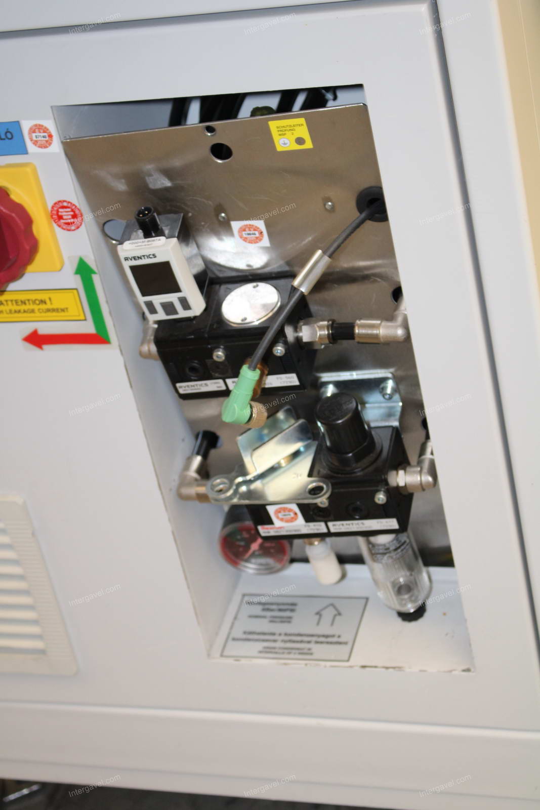 Bontott szerelő munkahely 17