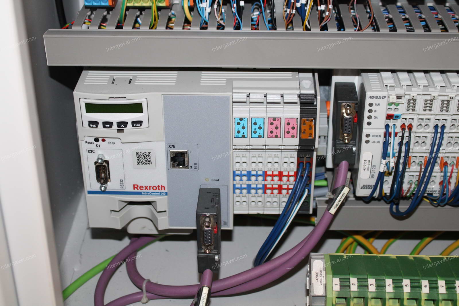 Bontott szerelő munkahely 19