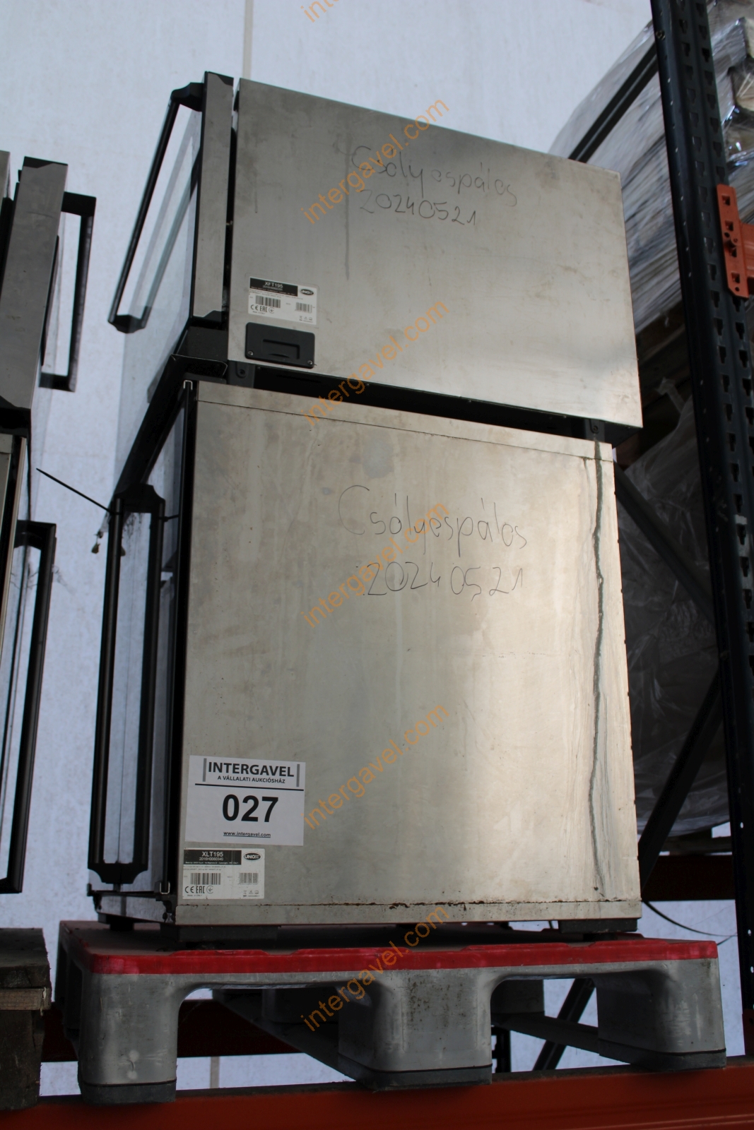 Látványkemence kelesztővel