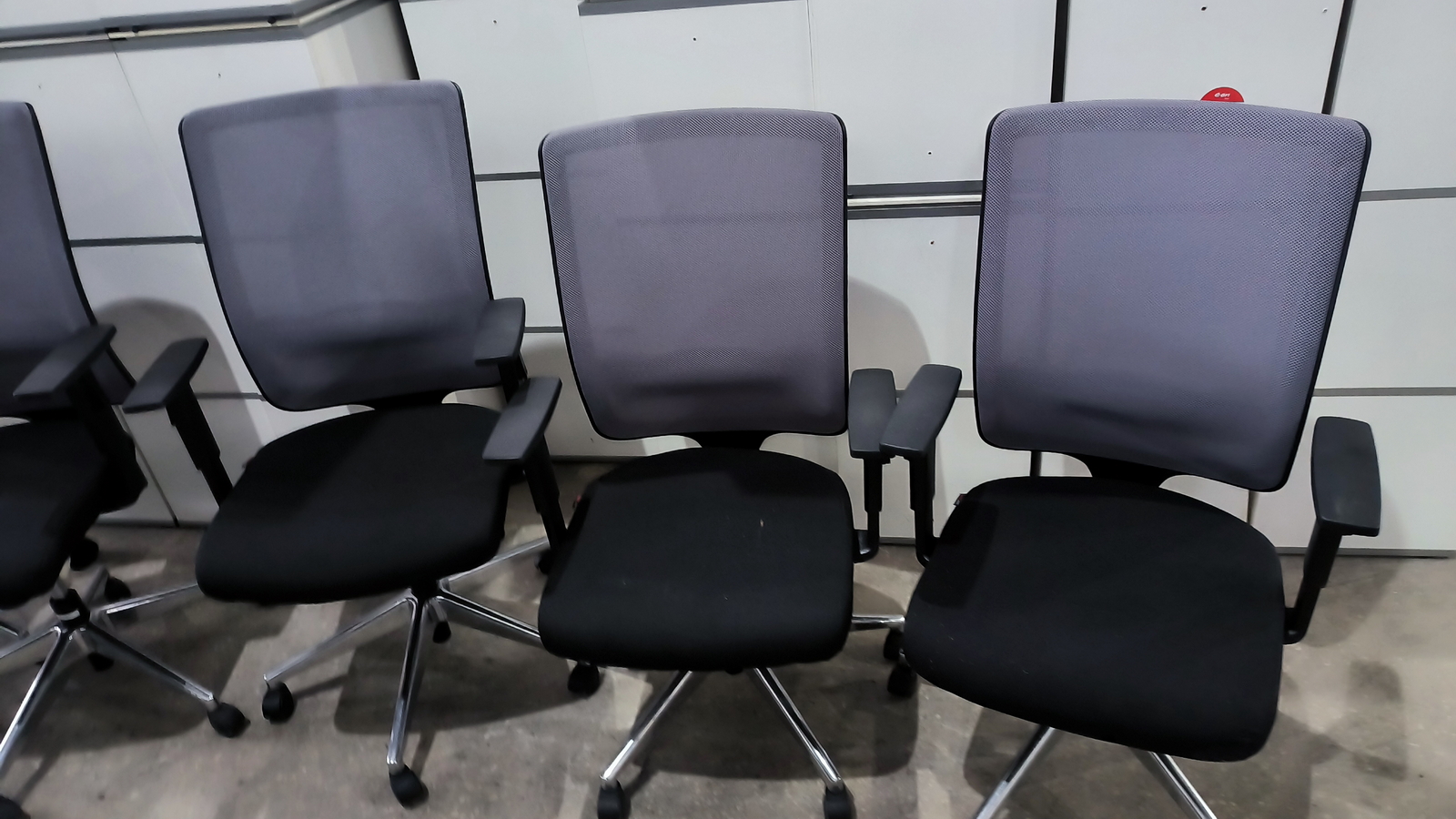 Irodai szék (Quinti-ezüst lábbal) 5