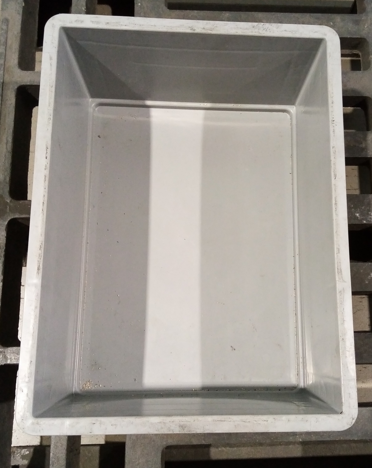 Láda (Auer-szürke) 2