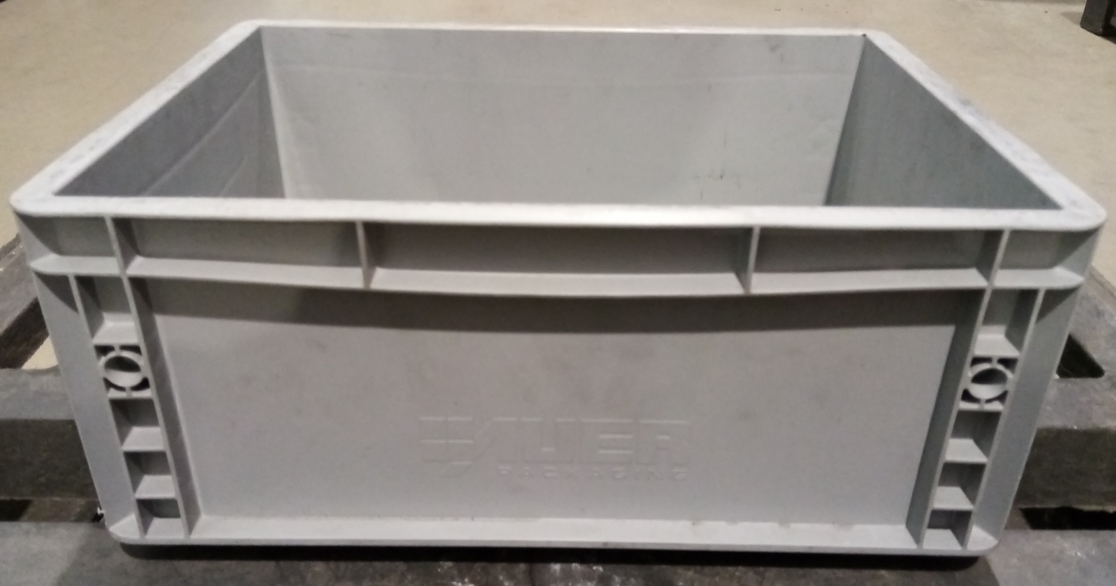 Láda (Auer-szürke)