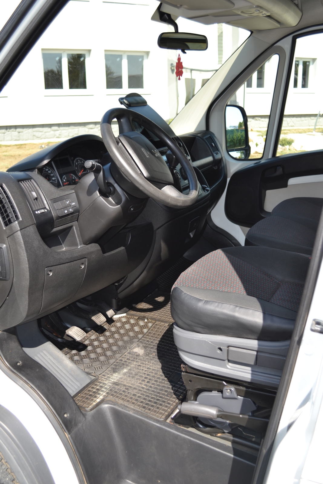 Peugeot Boxer mozgóboltos autó 17