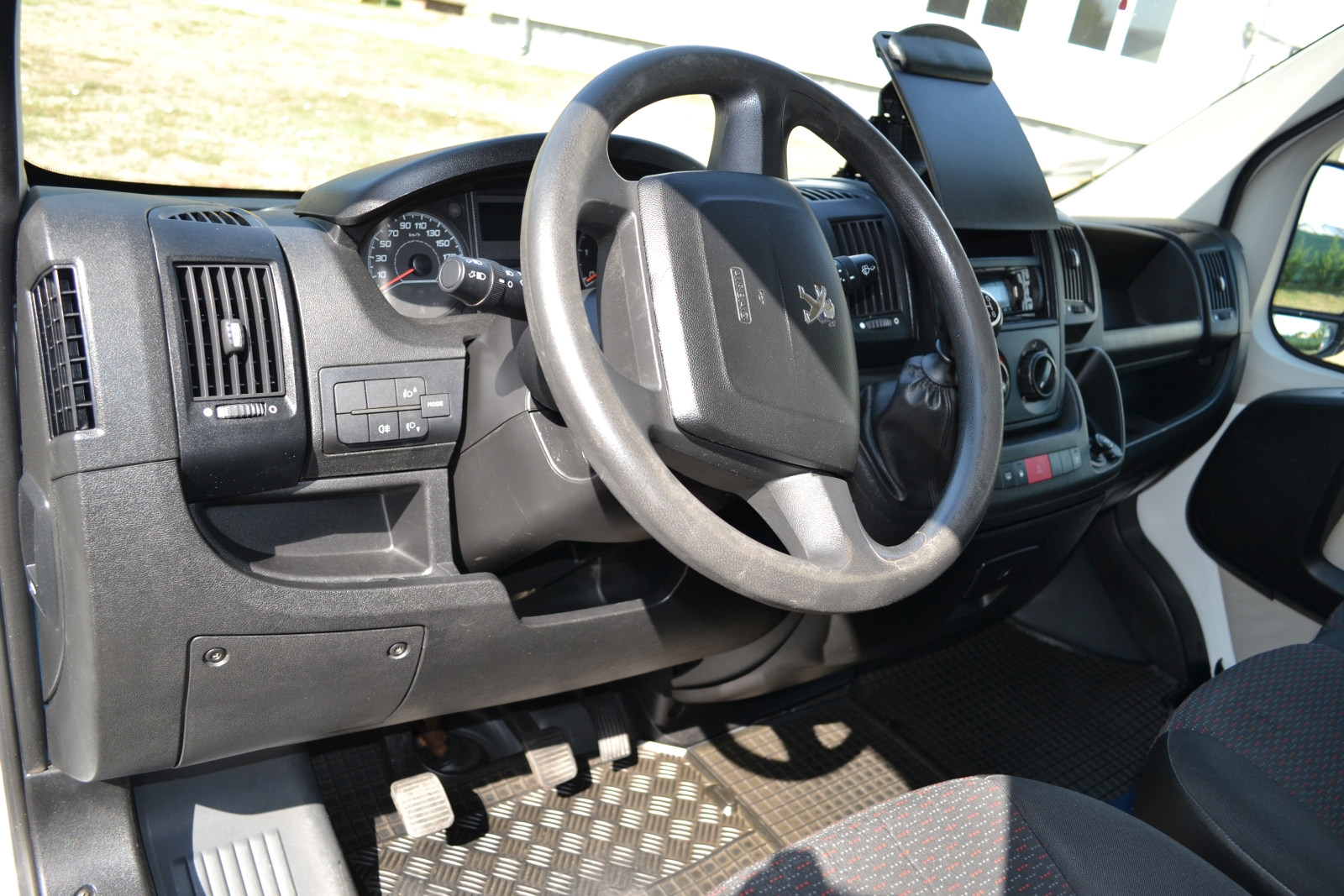 Peugeot Boxer mozgóboltos autó 20