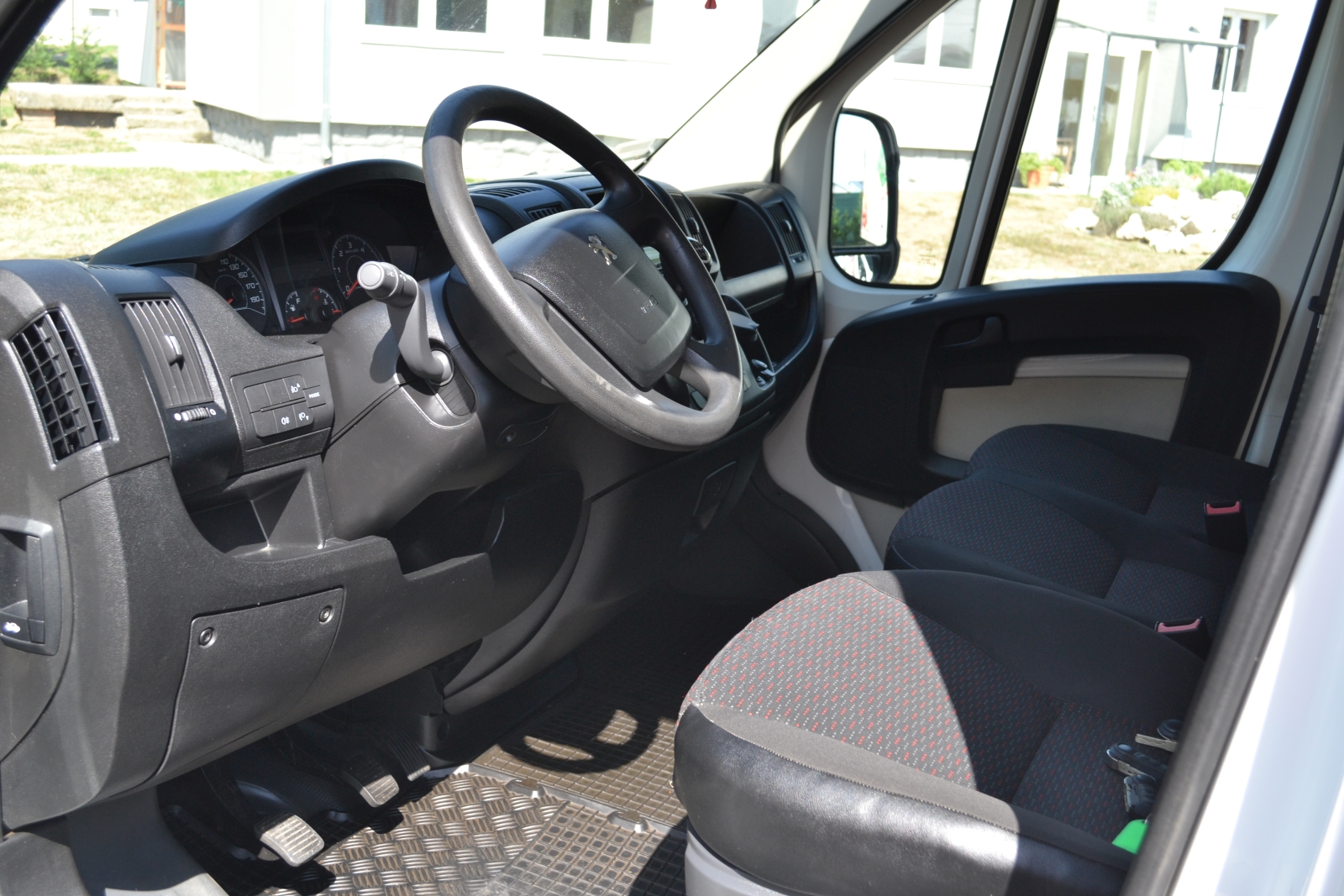 Peugeot Boxer mozgóboltos autó 16