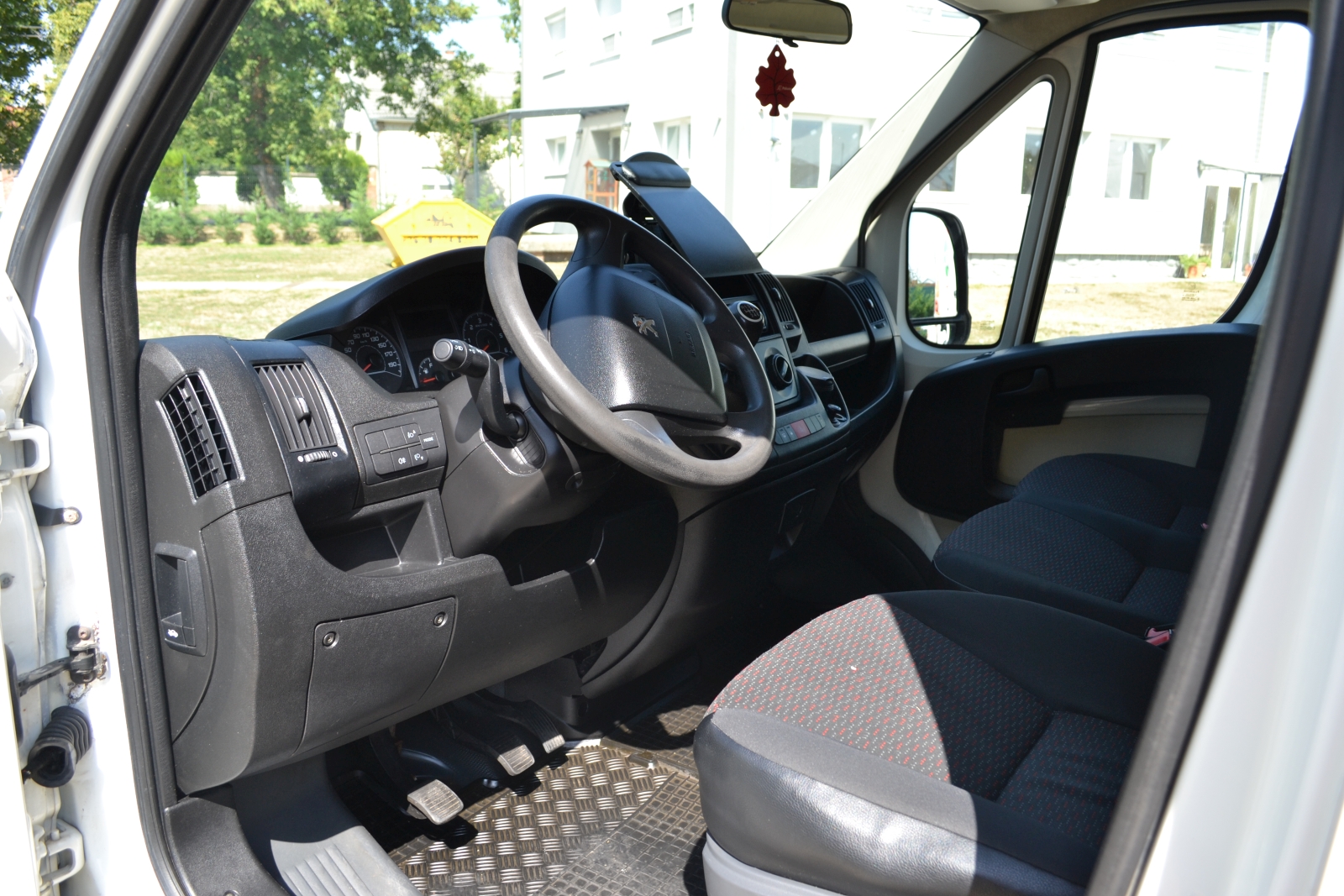 Peugeot Boxer mozgóboltos autó 20