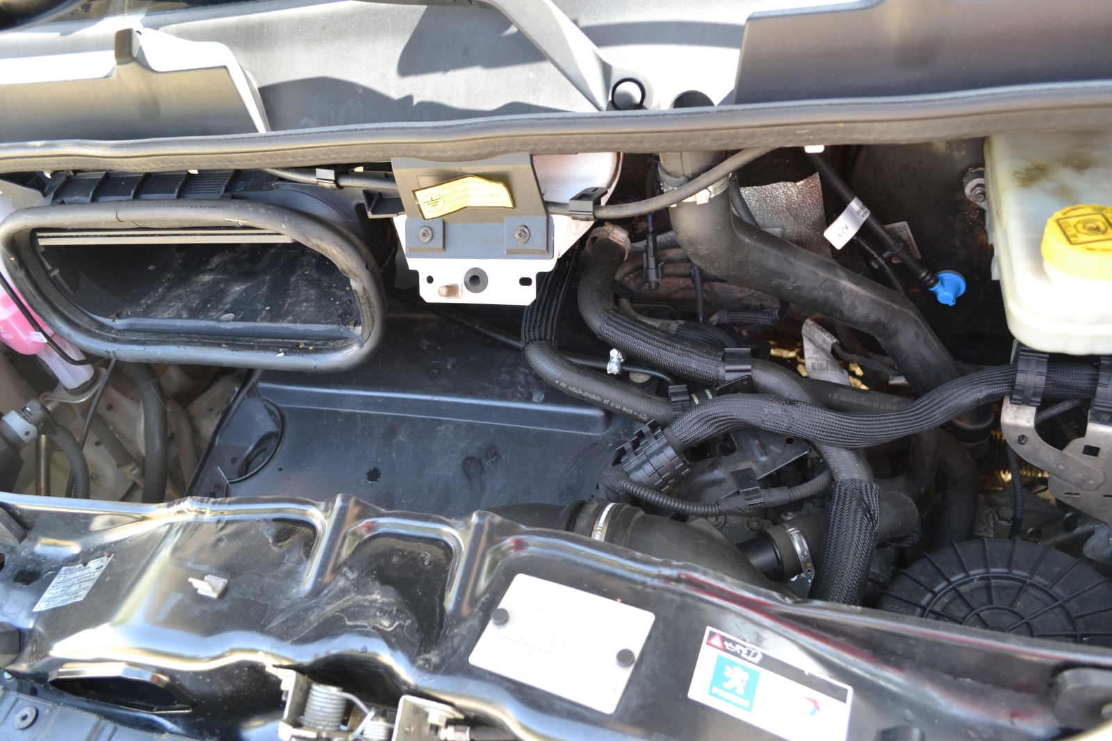 Peugeot Boxer mozgóboltos autó 26