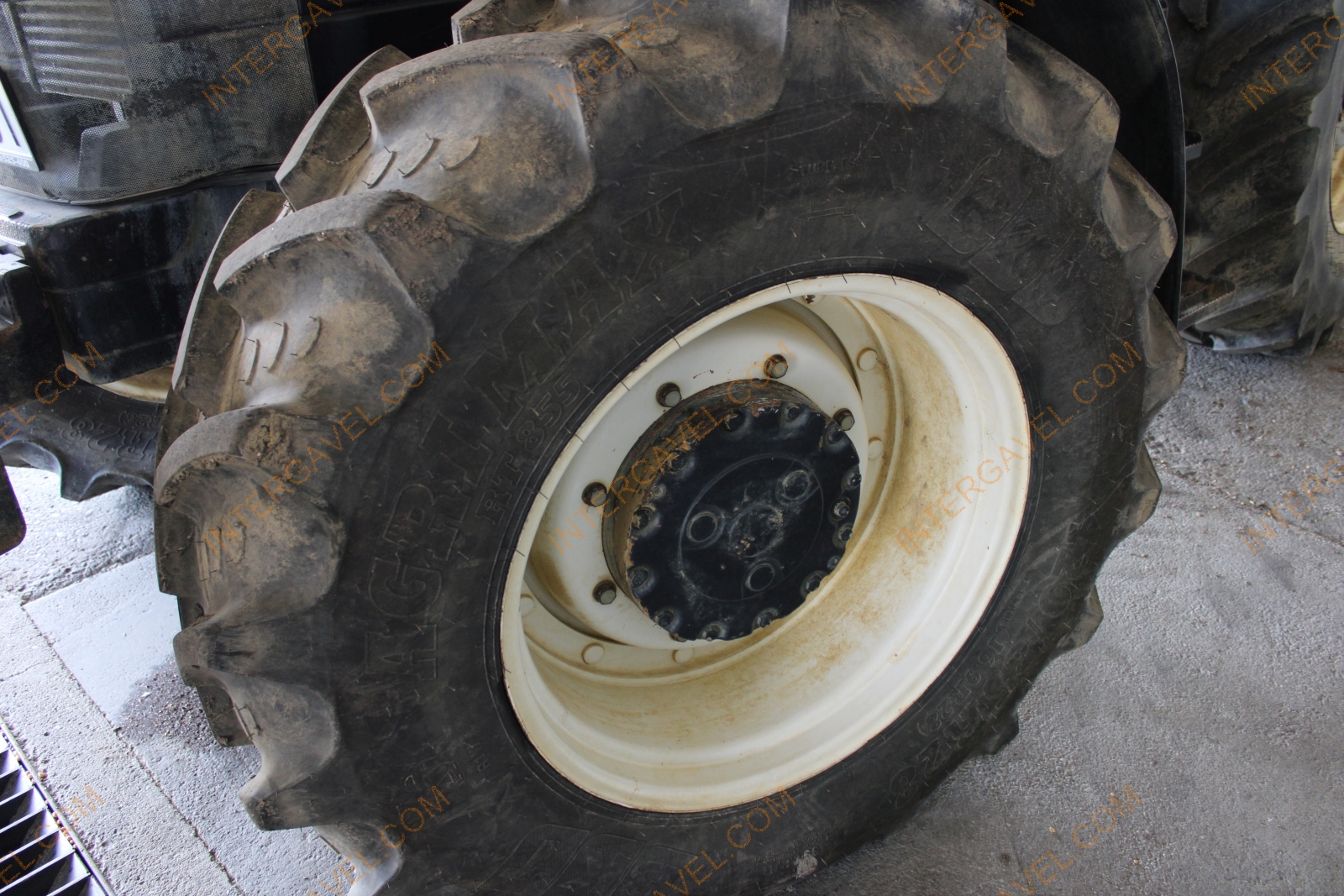 Traktor-New Holland 5