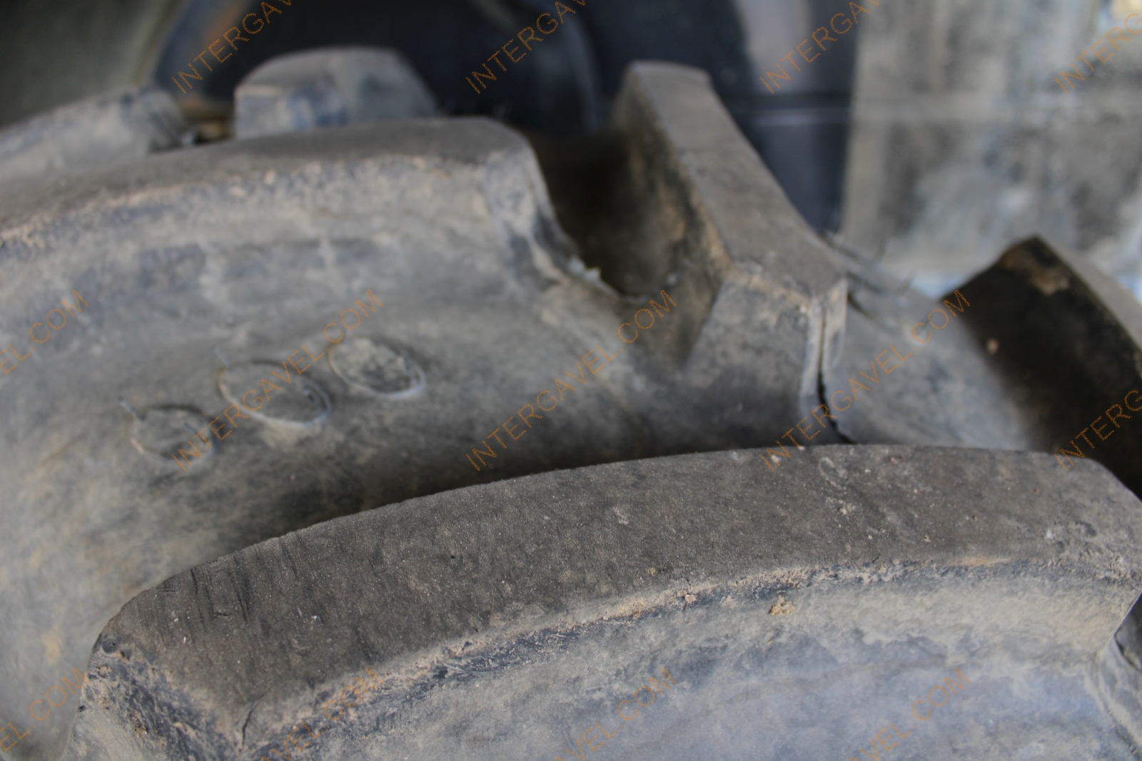 Traktor-New Holland 9