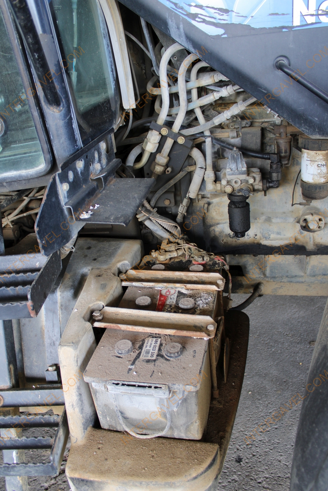 Traktor-New Holland 10