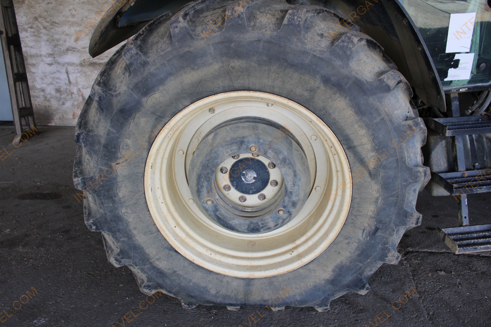 Traktor-New Holland 13