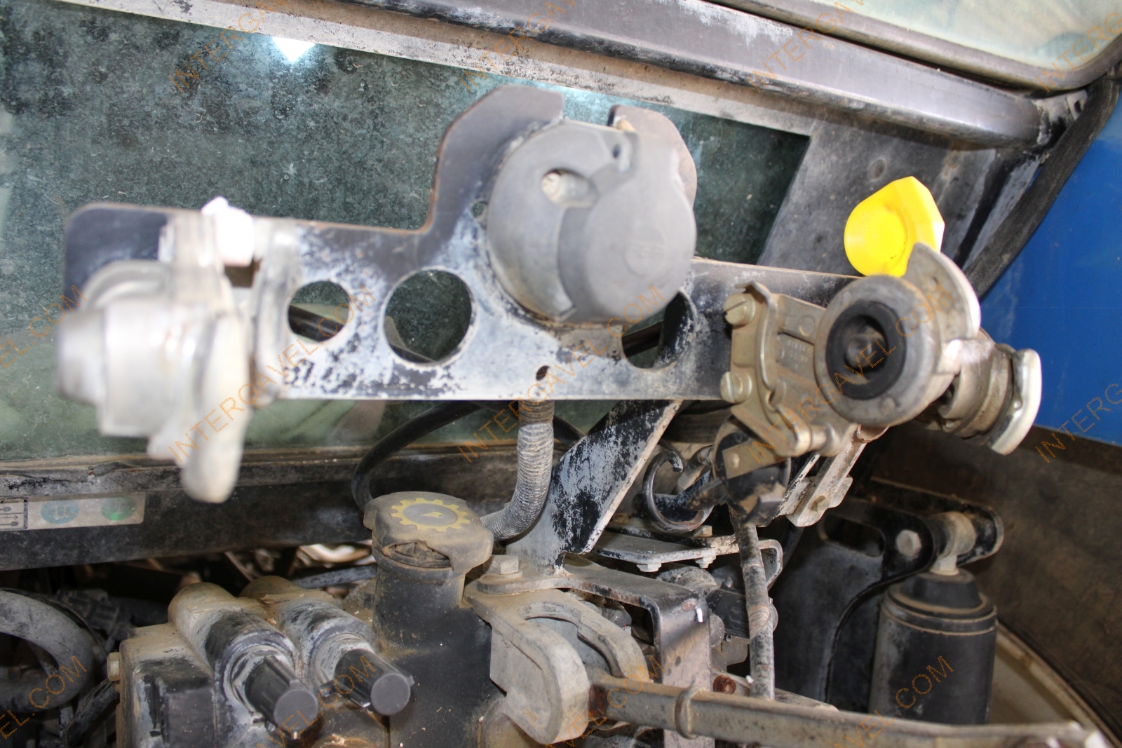 Traktor-New Holland 17