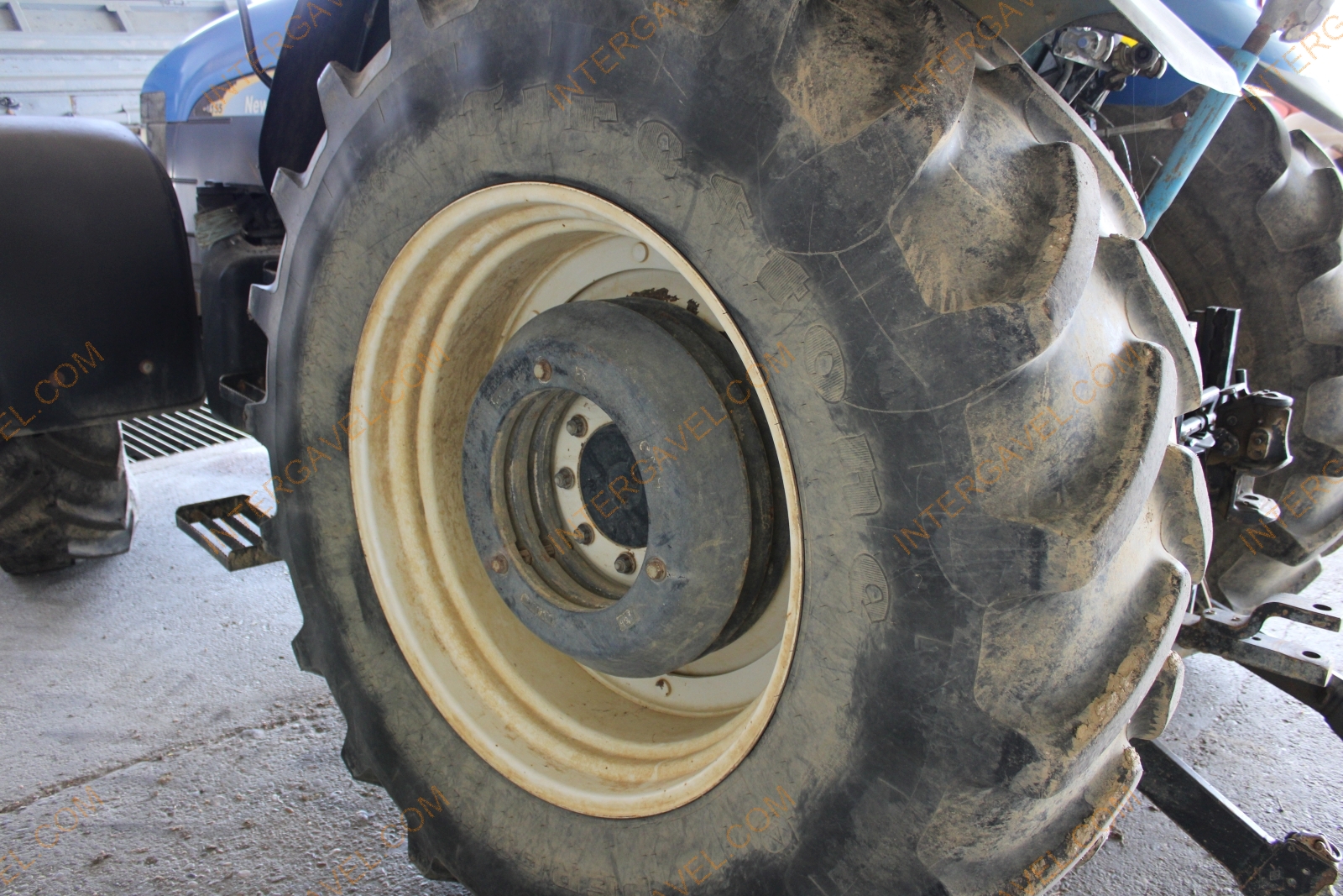 Traktor-New Holland 21