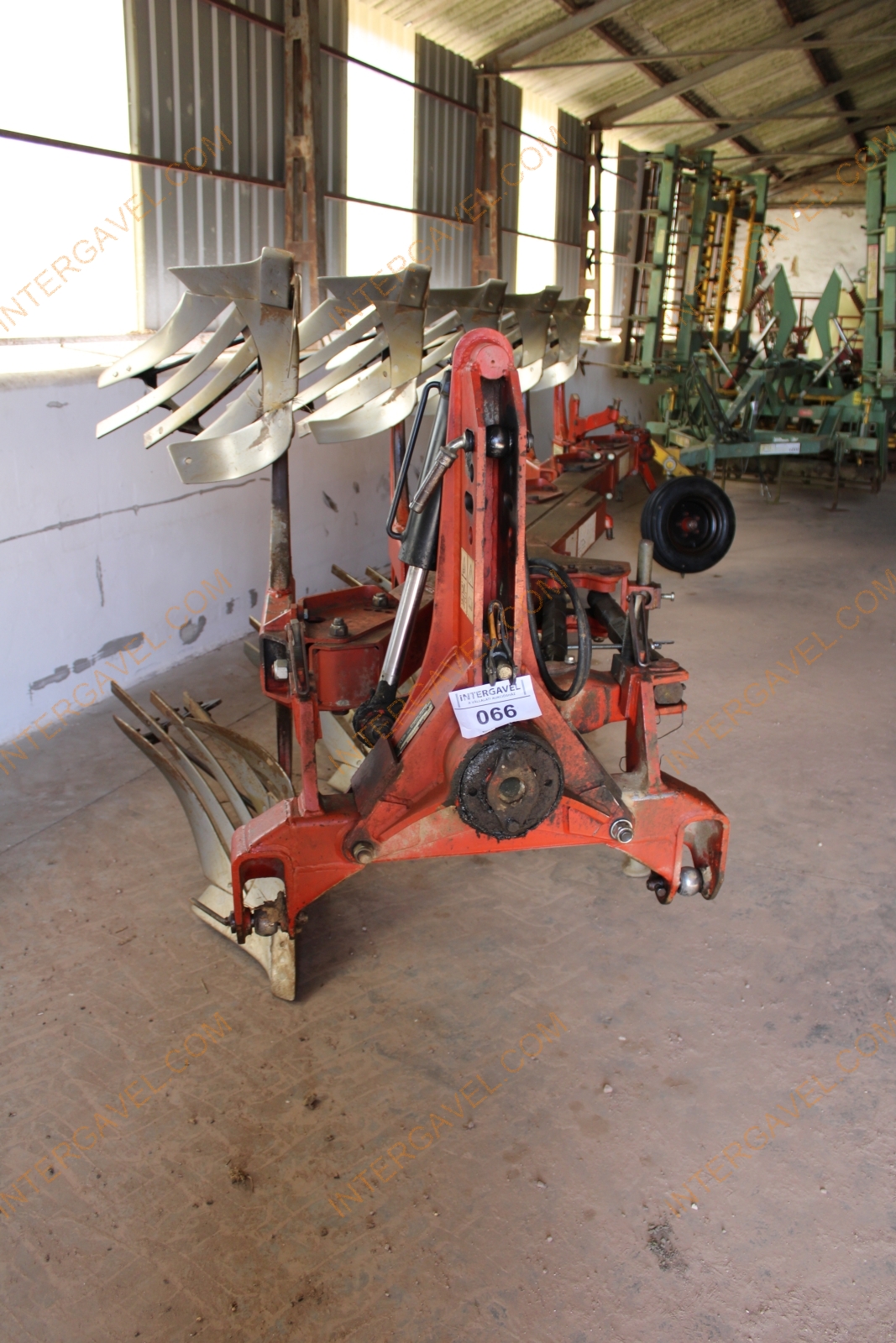 Váltvaforgató eke - GB