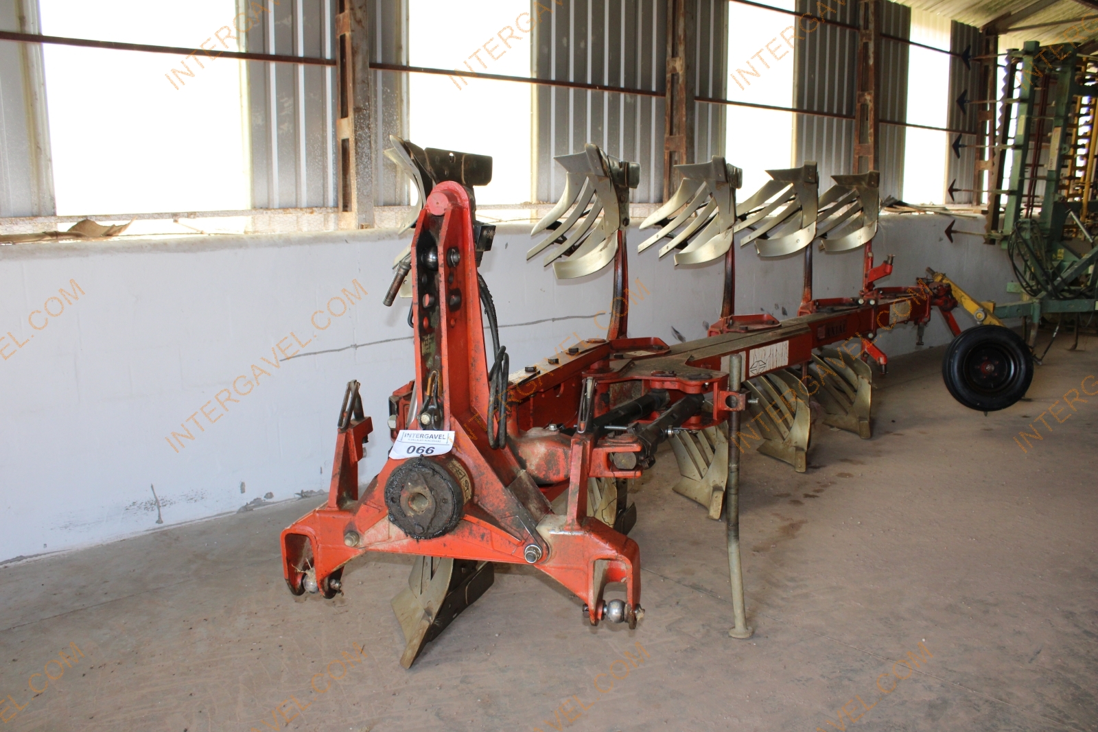 Váltvaforgató eke - GB 4