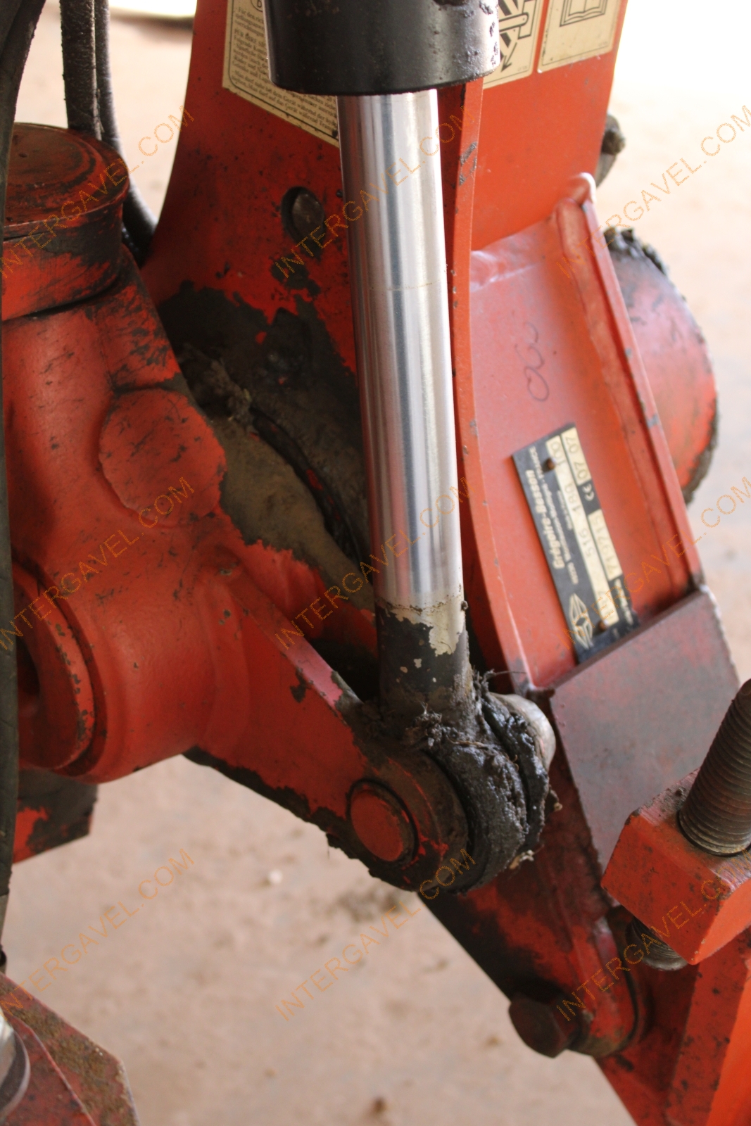 Váltvaforgató eke - GB 16