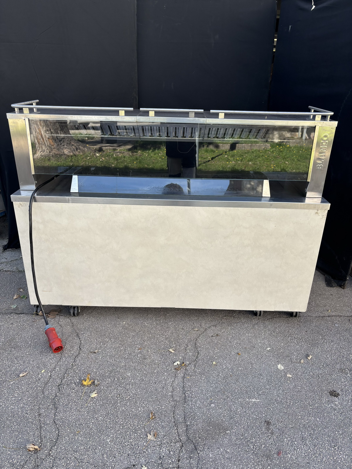 Mobil főzőállomás elszívással 3