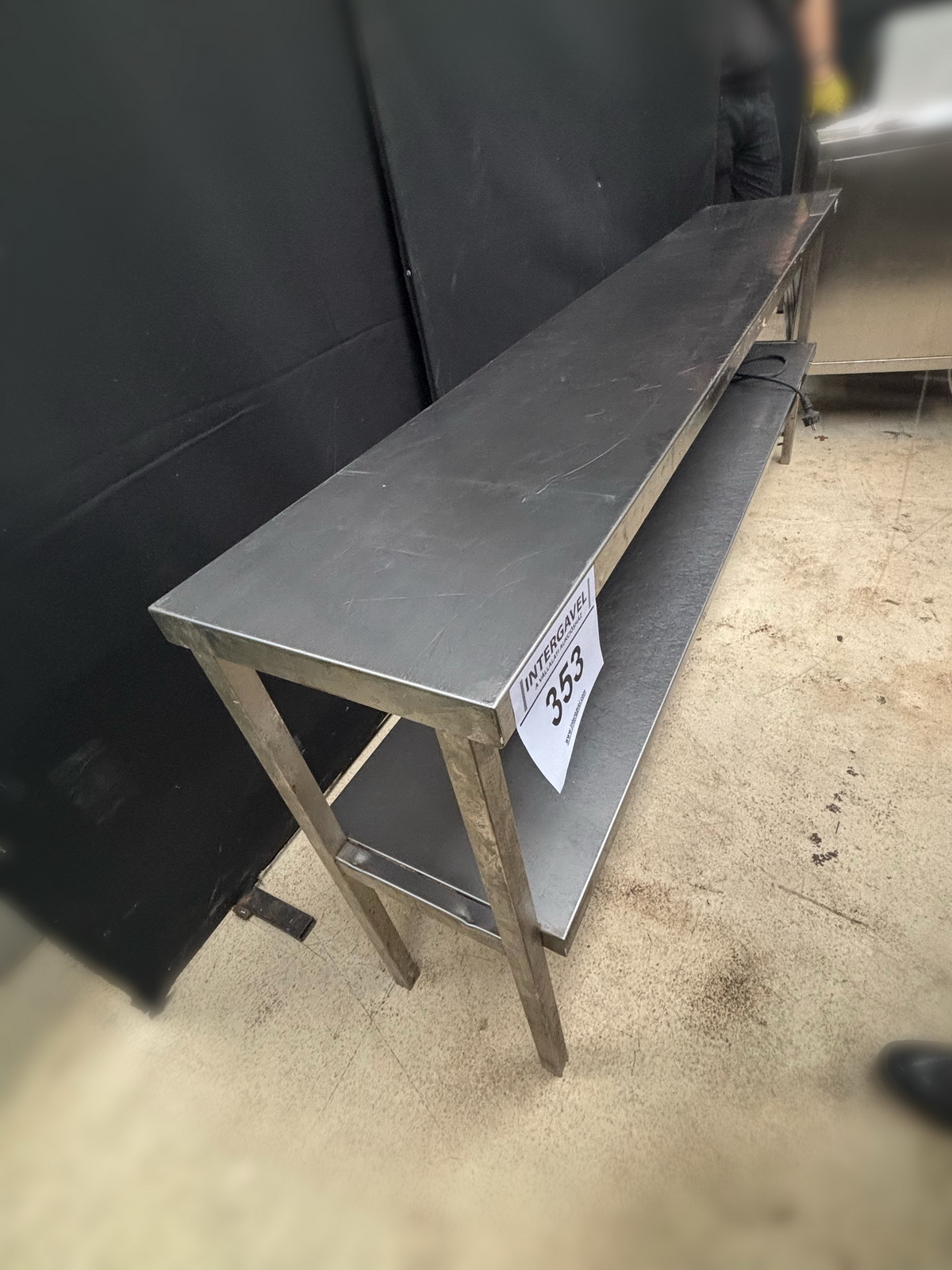 Fűtött átadópolc 2