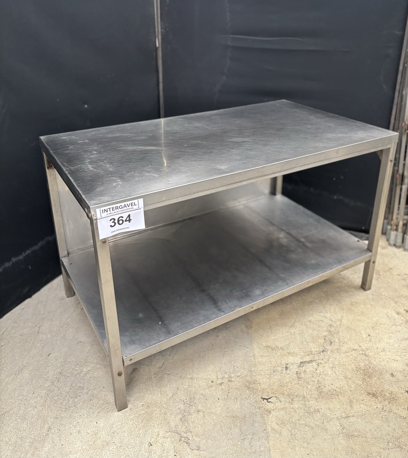 Rozsdamentes asztal 2