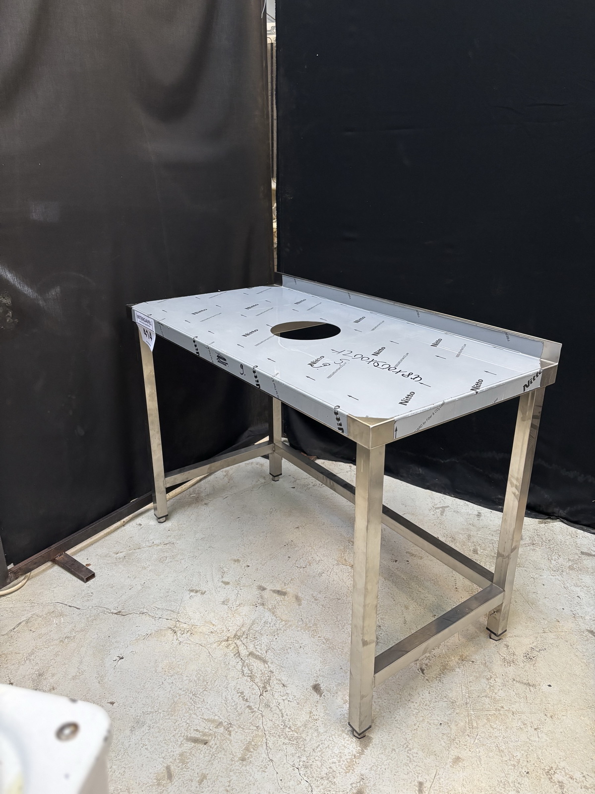 Rozsdamentes asztal 3