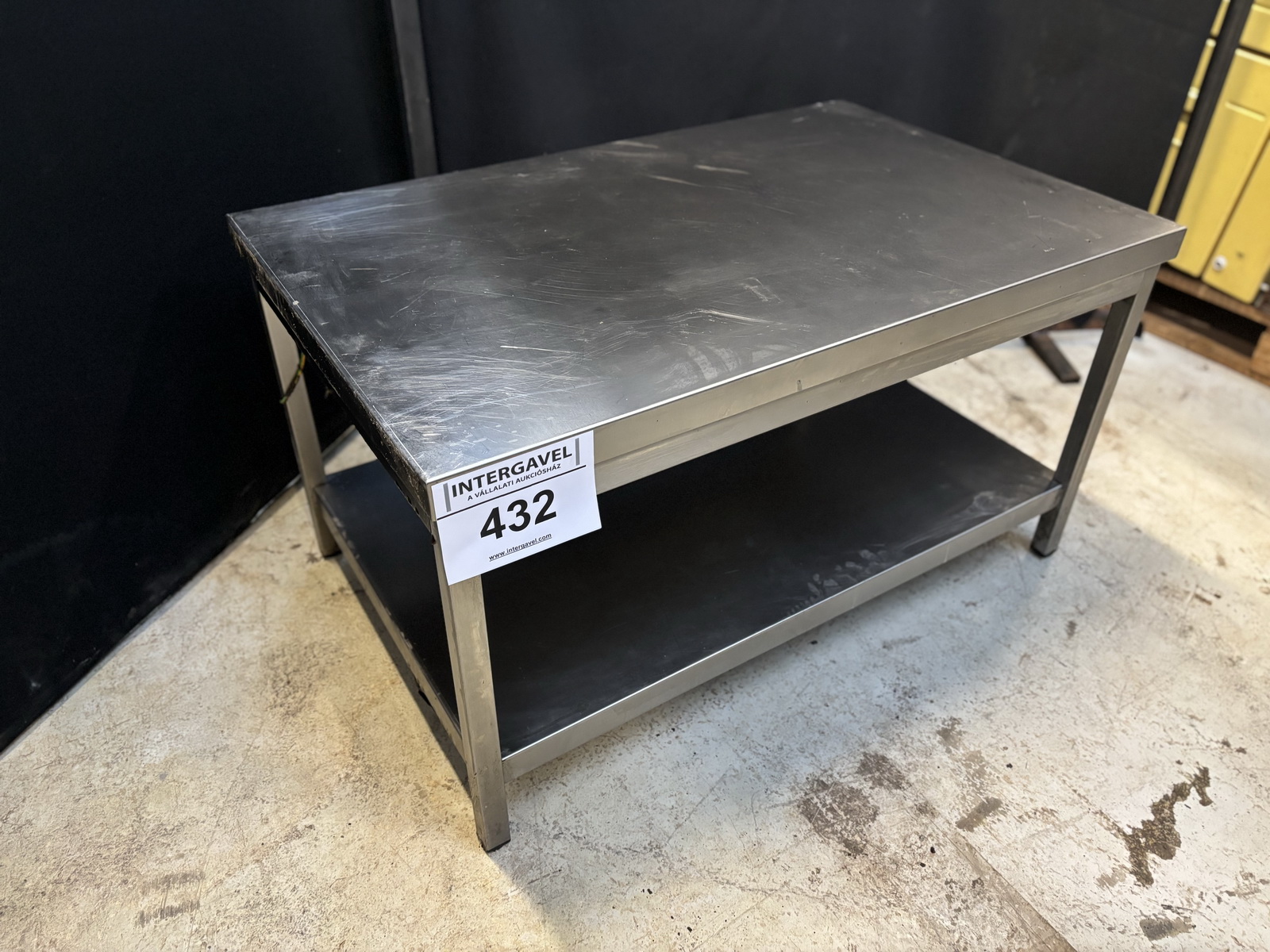 Rozsdamentes asztal 2