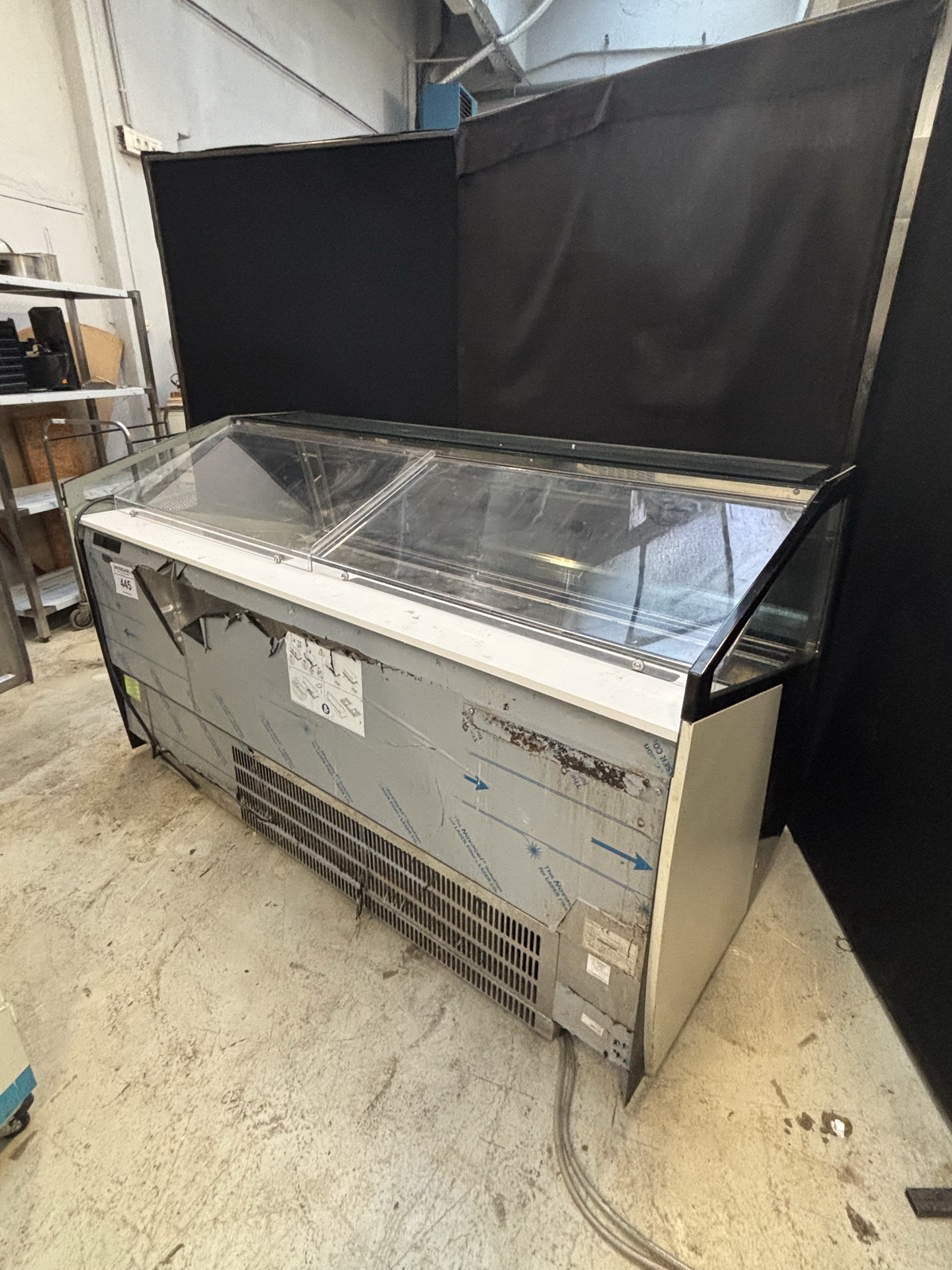 Fagylaltos hűtőpult 3