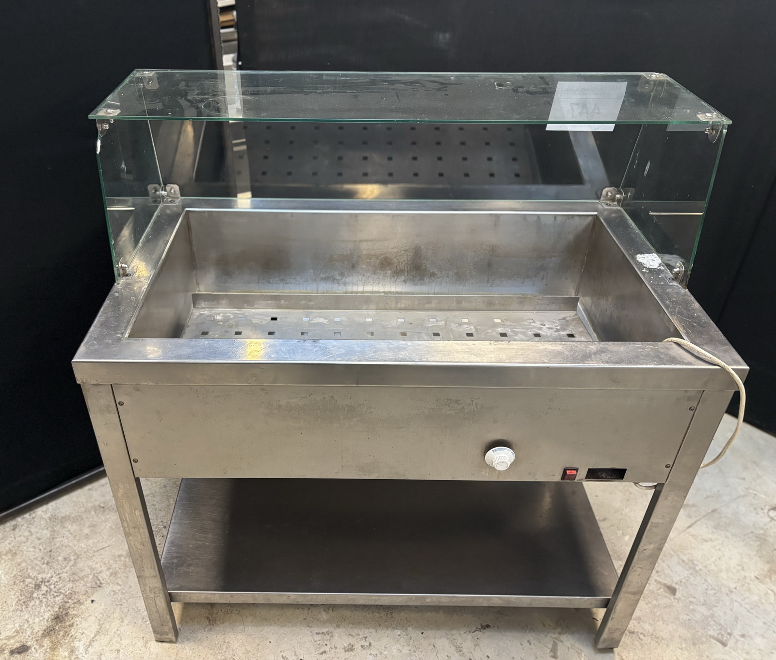 Melegentartó pult 3