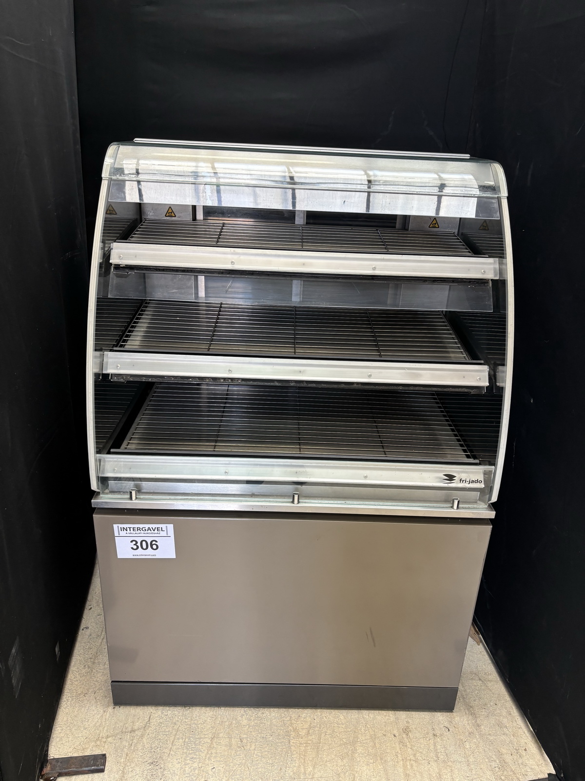 Melegentartó vitrin  1