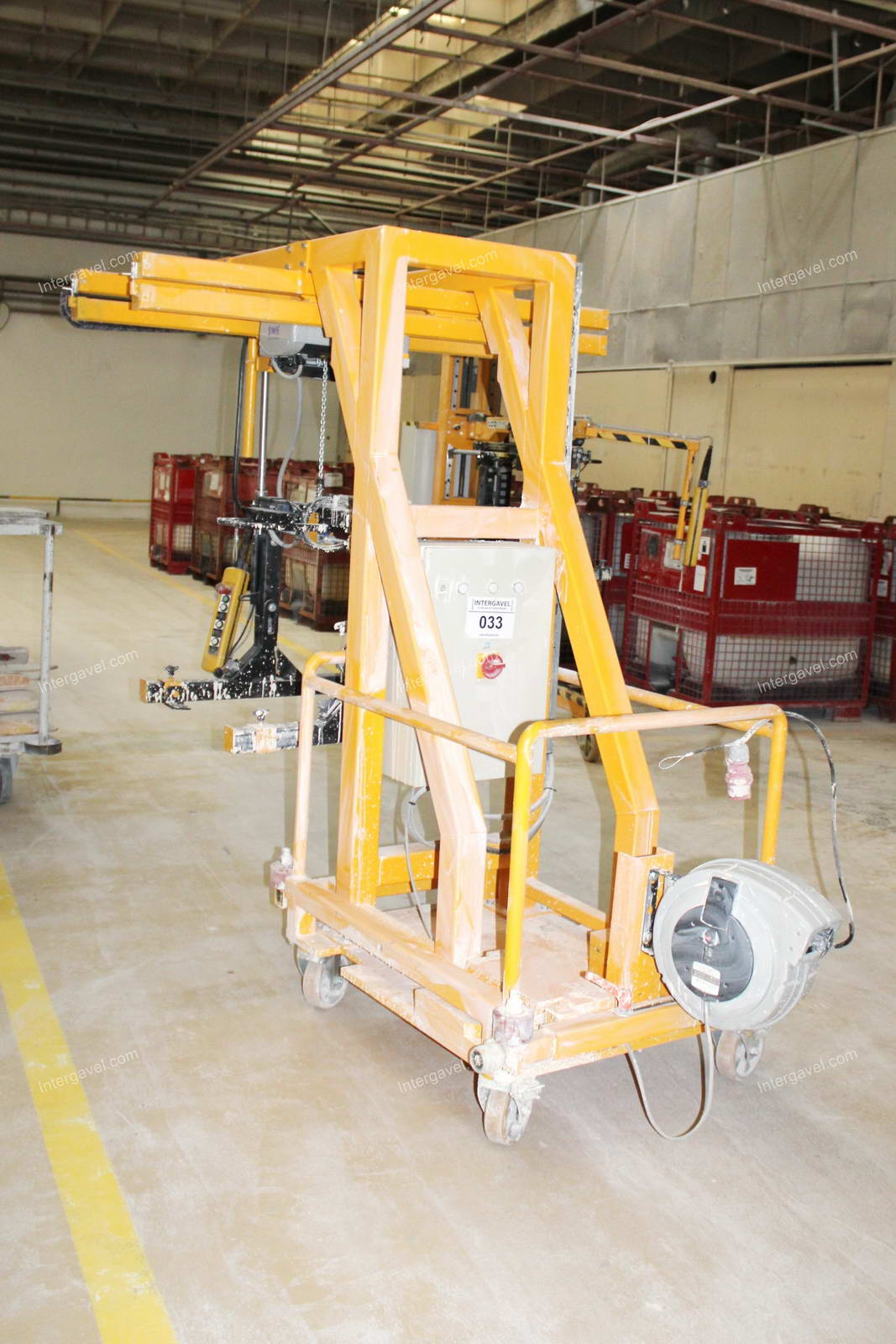 Emelő berendezés 10