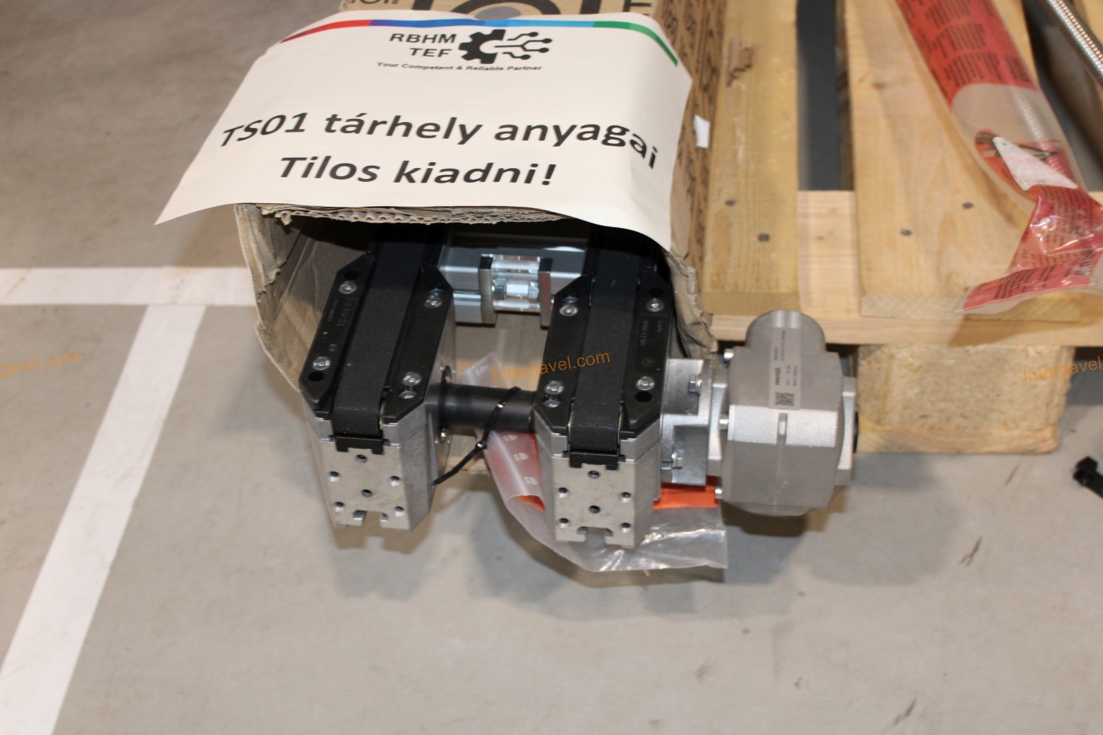 Vegyes alkatrészek 16