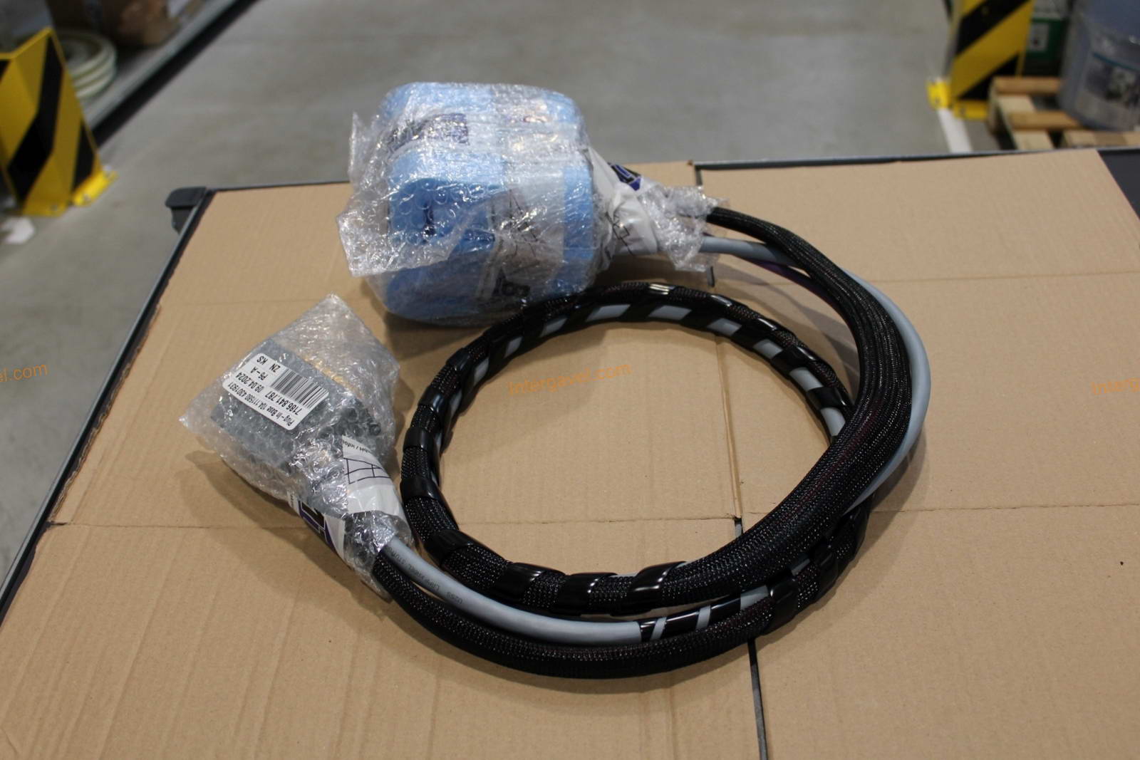 Vegyes alkatrészek - csatlakozó kábelek