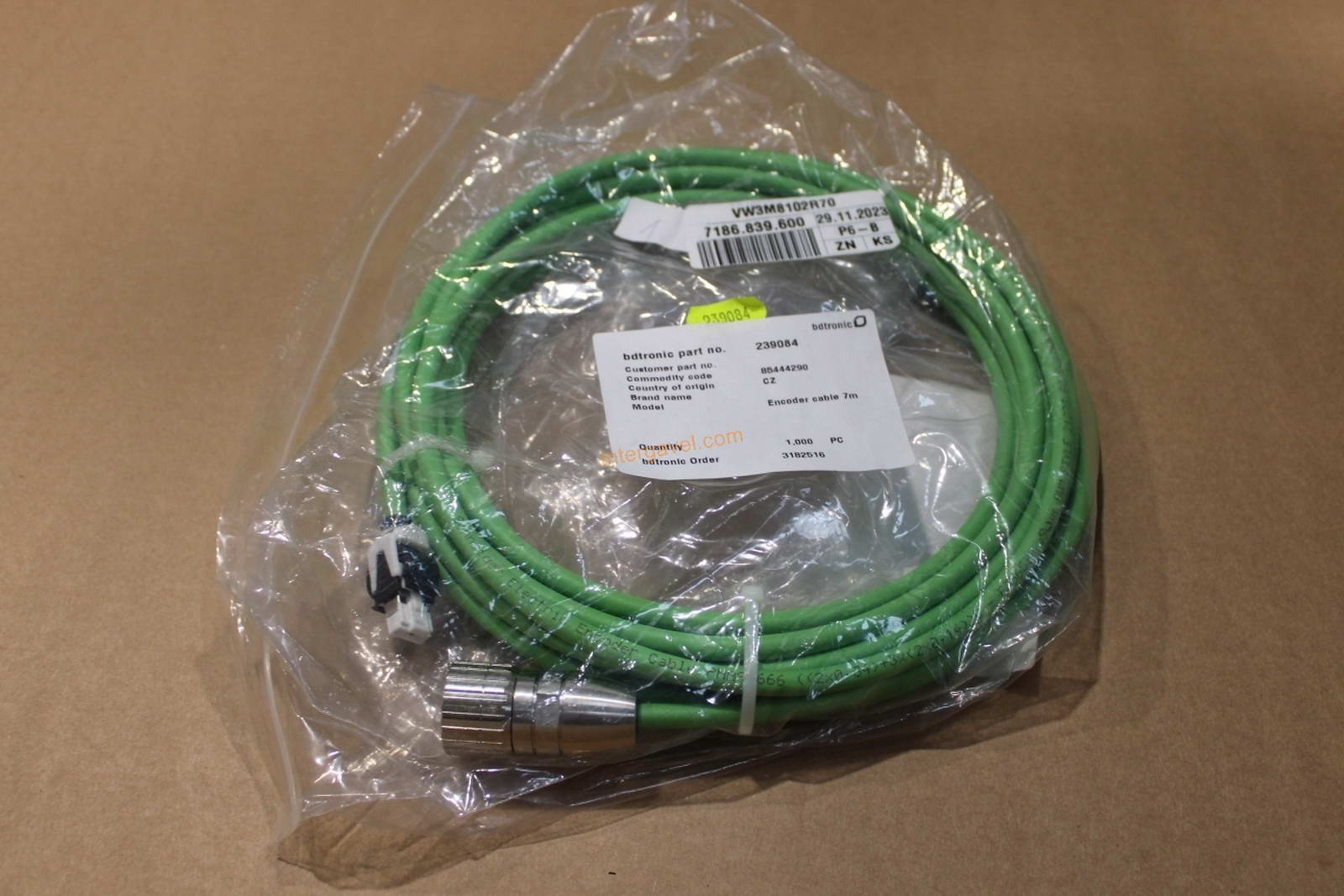 Vegyes alkatrészek - csatlakozó kábelek 11