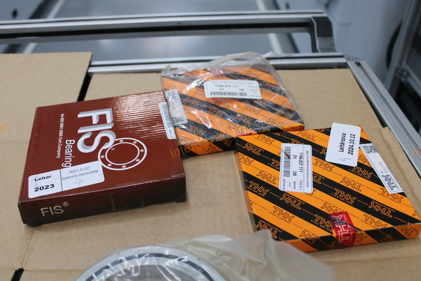 Vegyes alkatrészek 9