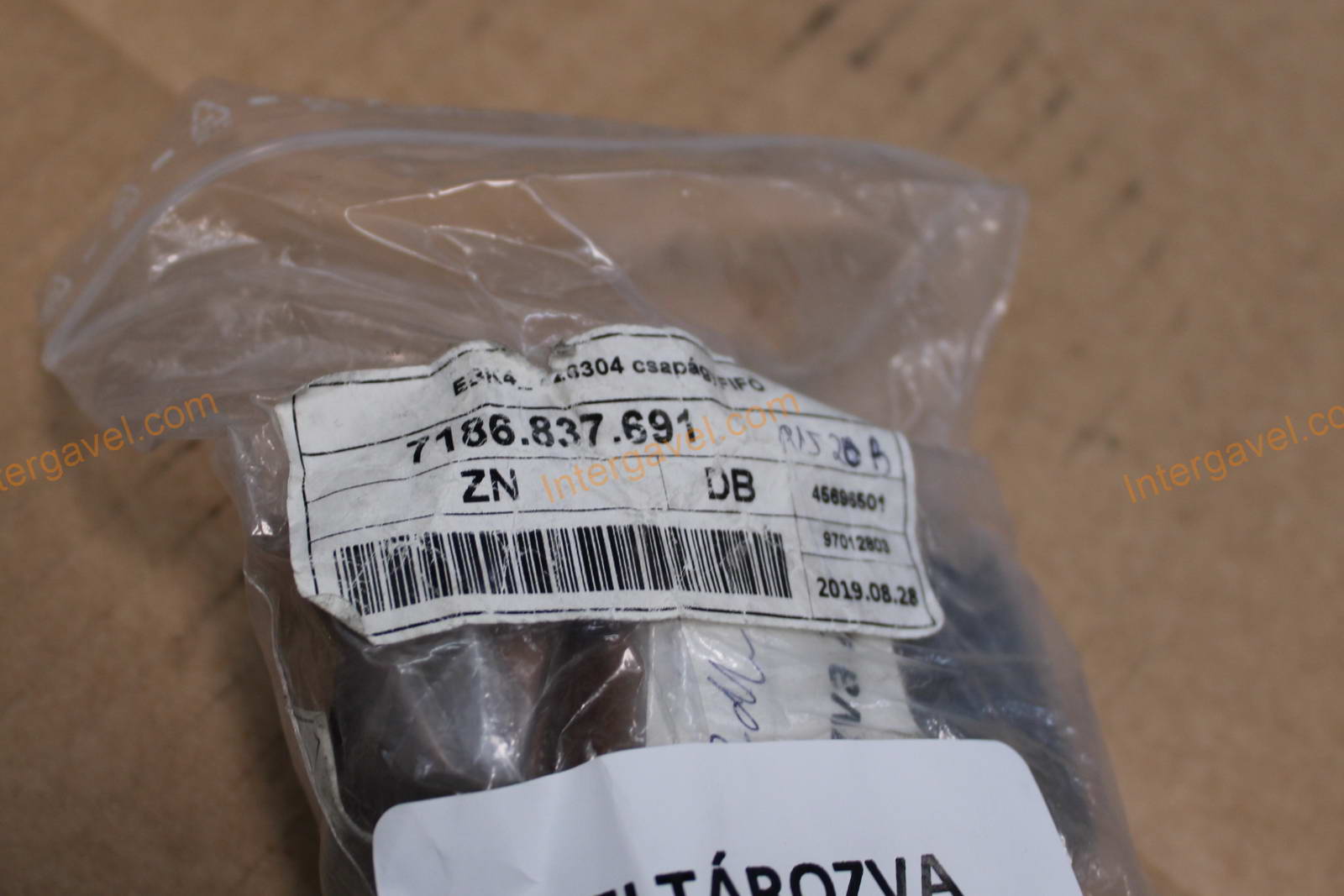 Vegyes alkatrészek 20