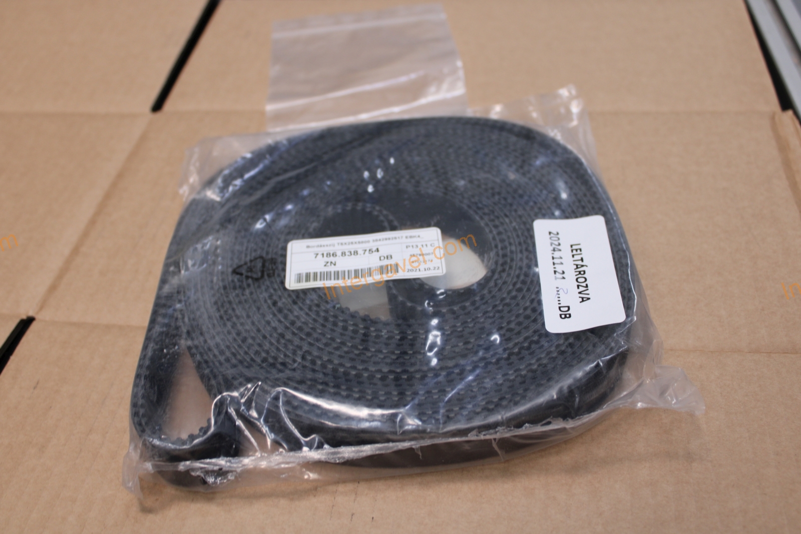 Vegyes alkatrészek - szíjak 3