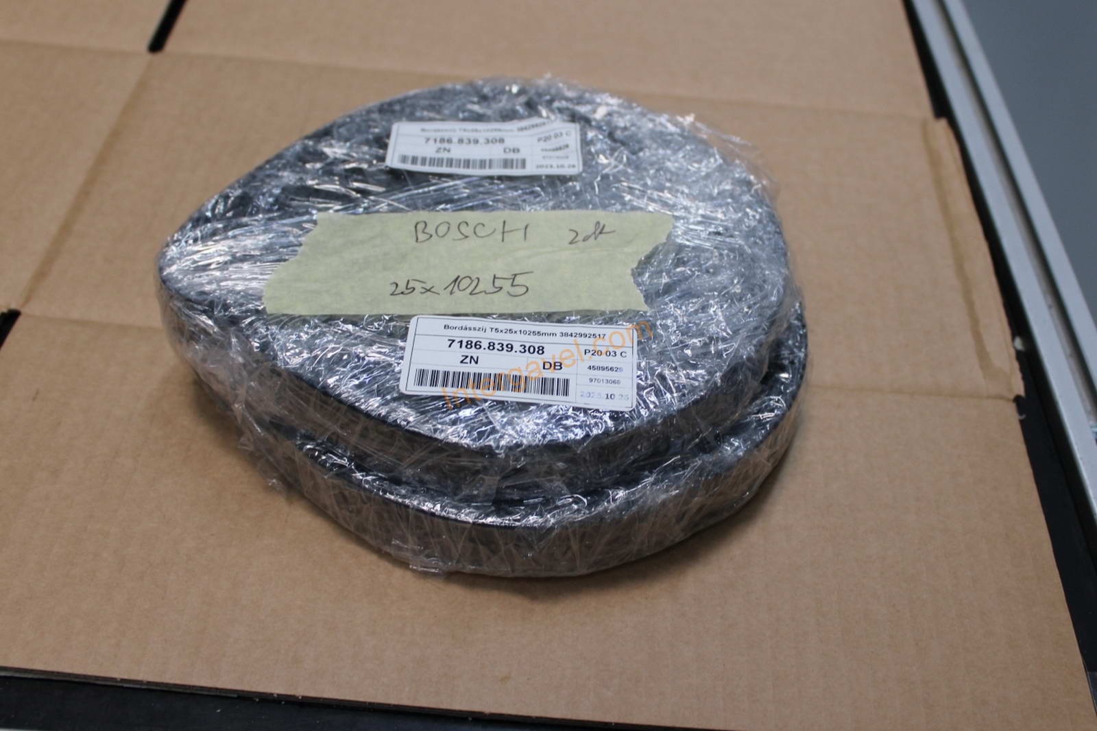 Vegyes alkatrészek - szíjak 8