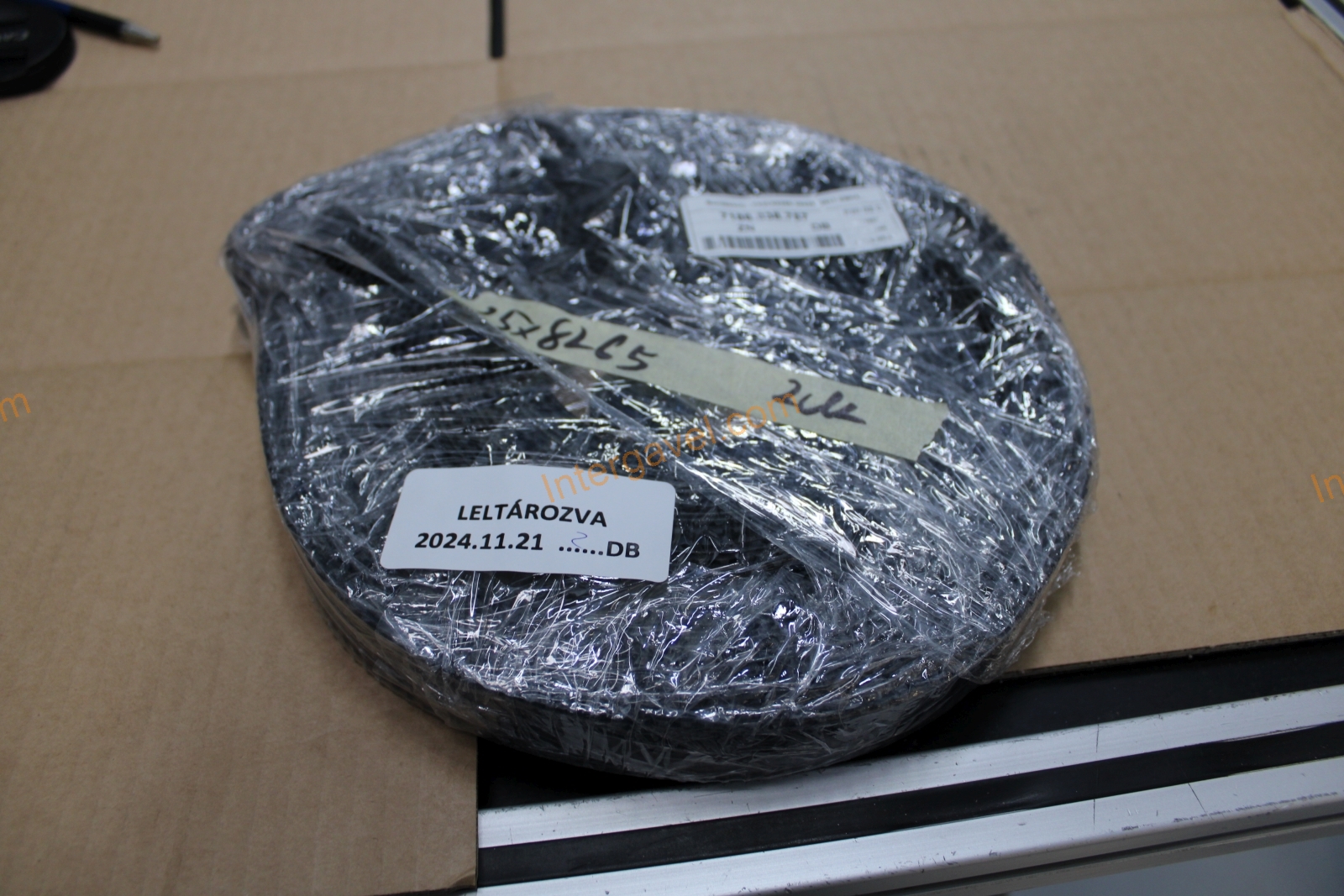 Vegyes alkatrészek - szíjak 10