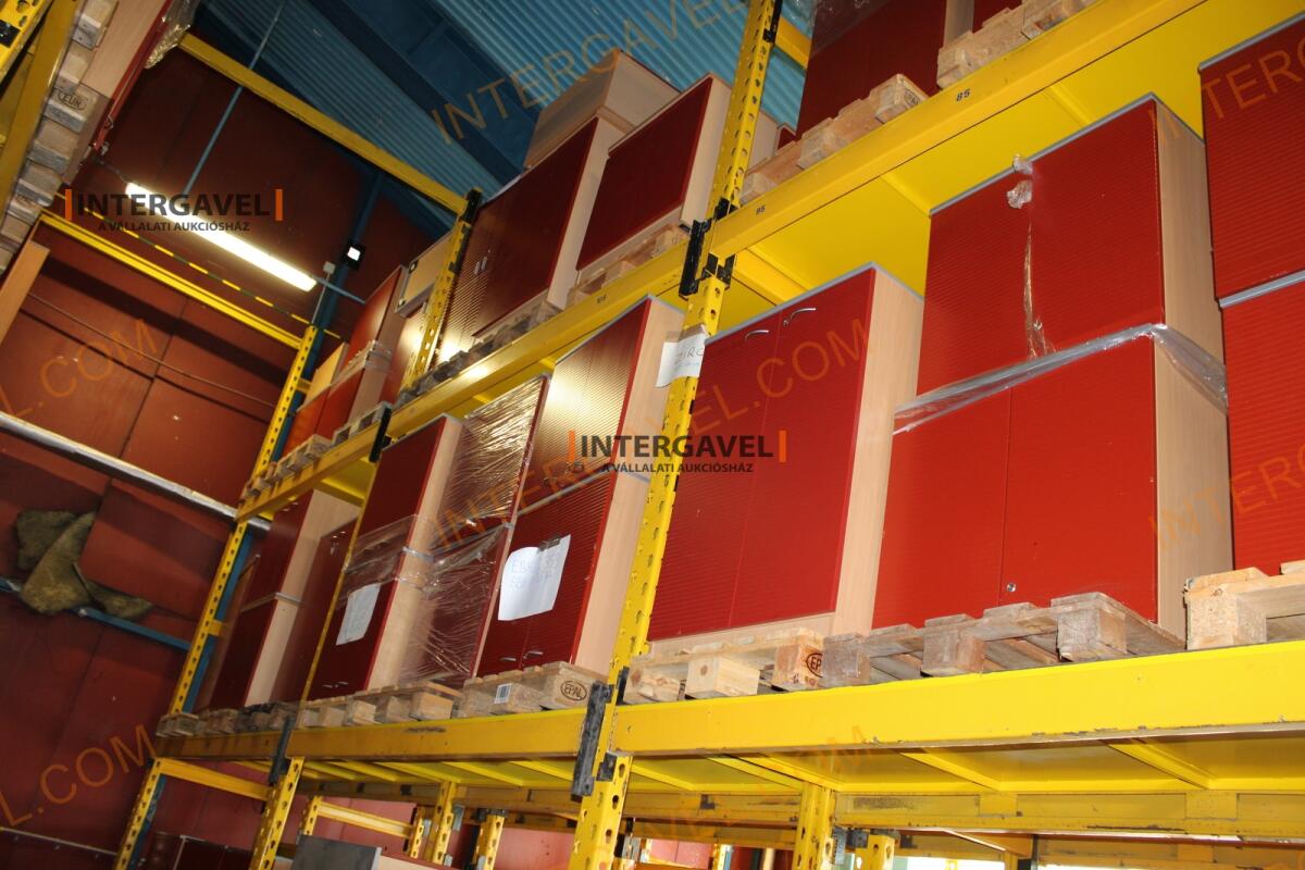 Polcos szekrény (piros ajtó-szürke/bükk tető rész-3 aktasoros) 10